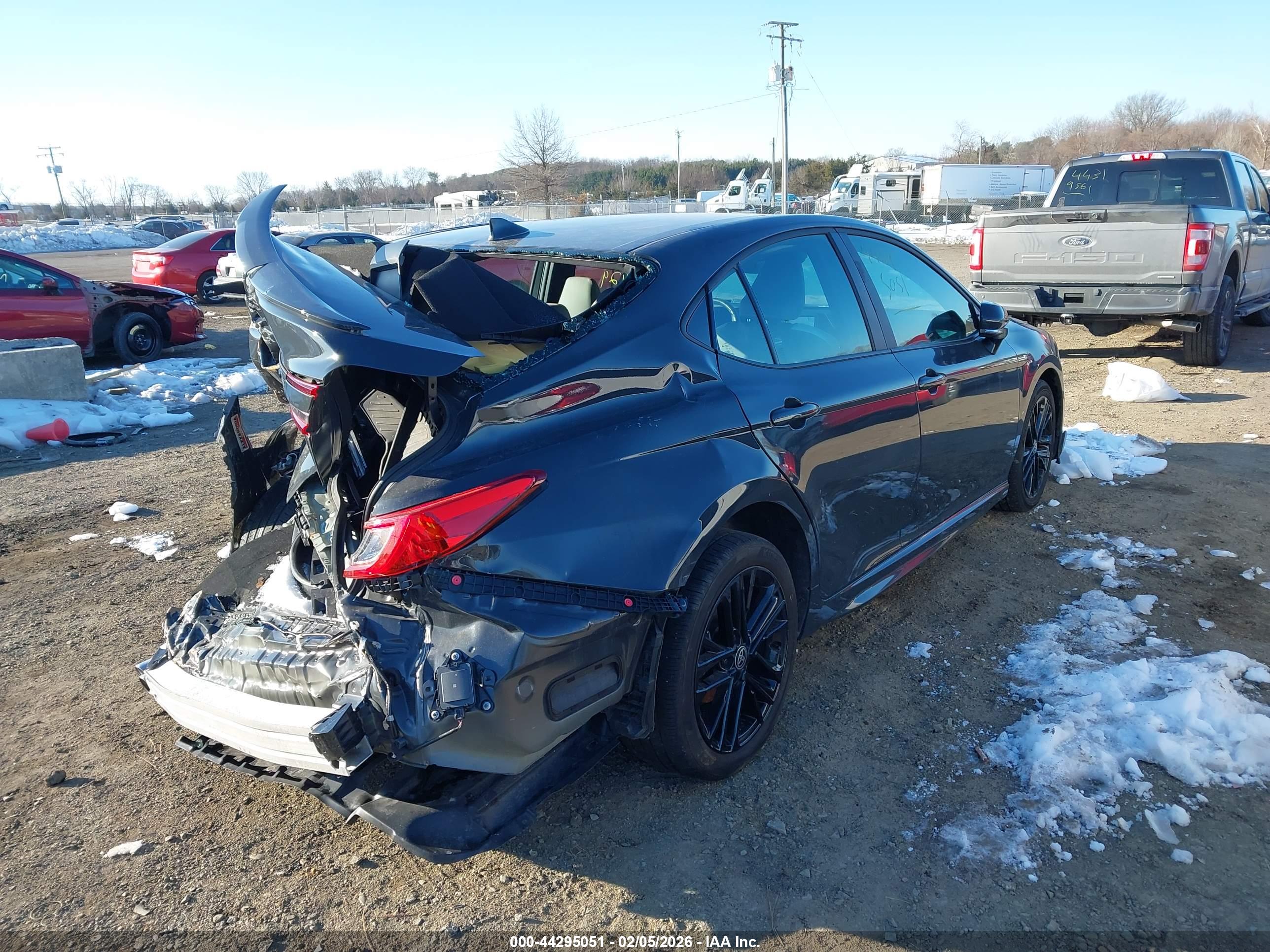 TOYOTA CAMRY image 4