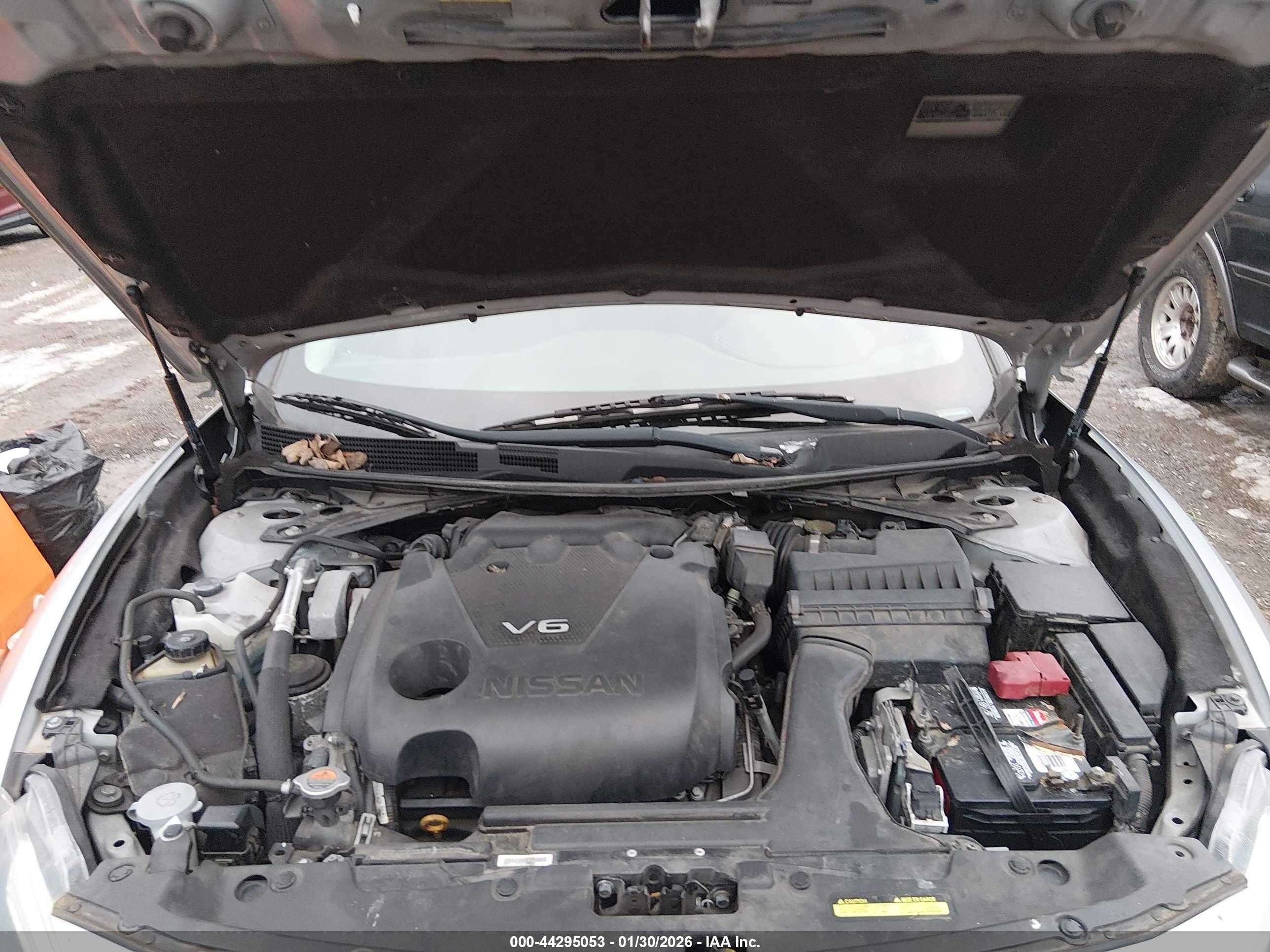 NISSAN MAXIMA image 10