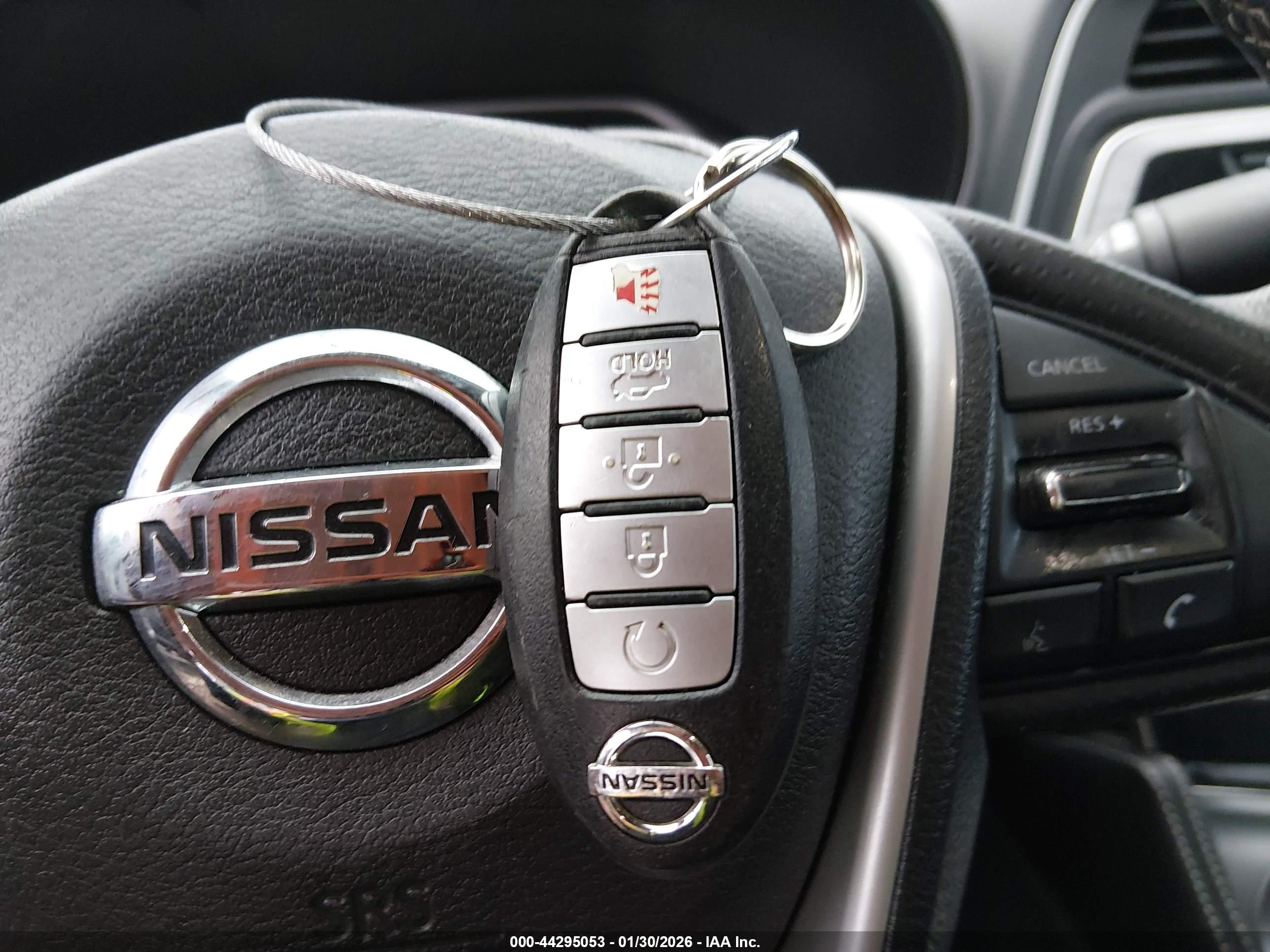 NISSAN MAXIMA image 11