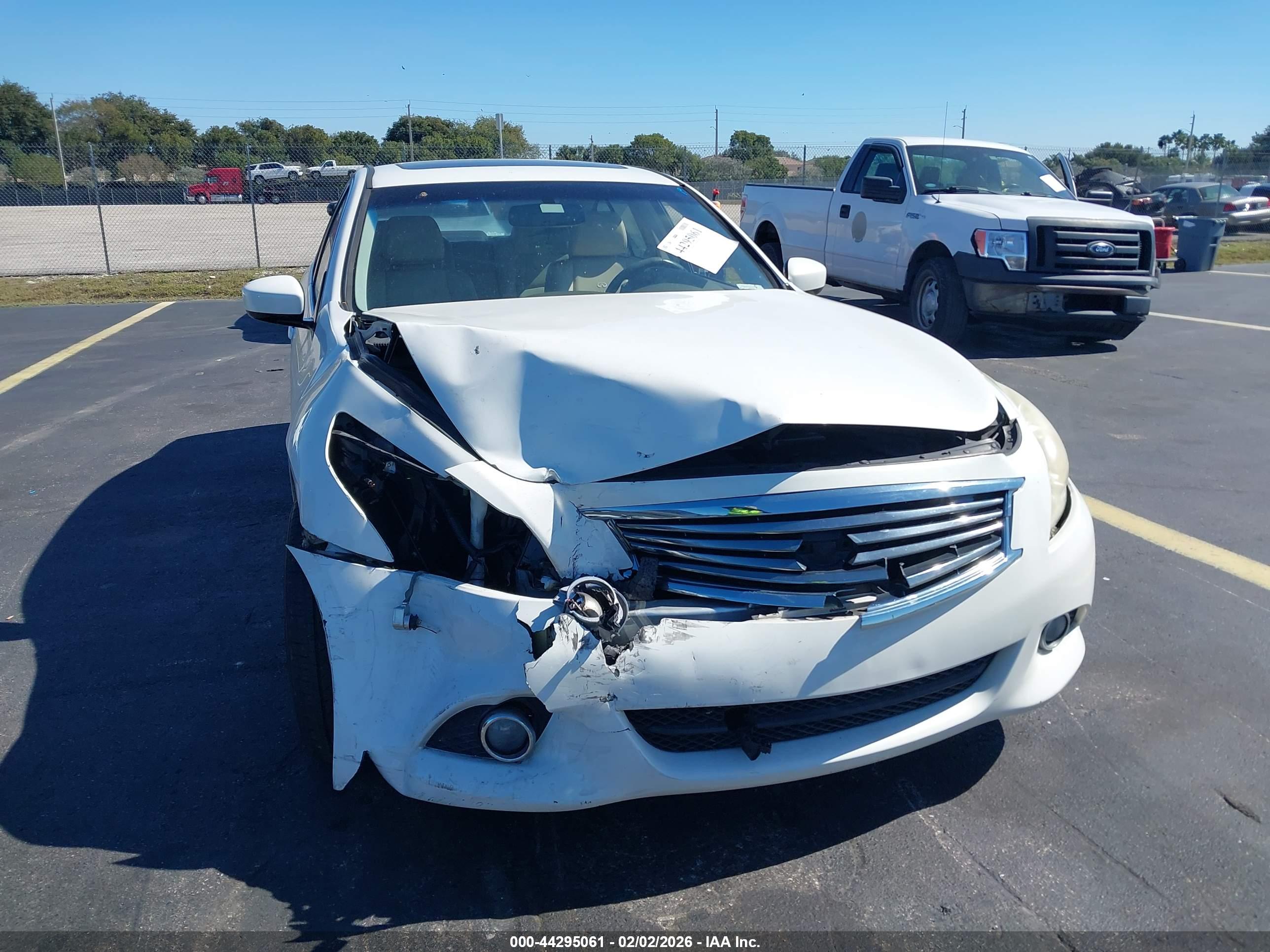INFINITI G37 image 6