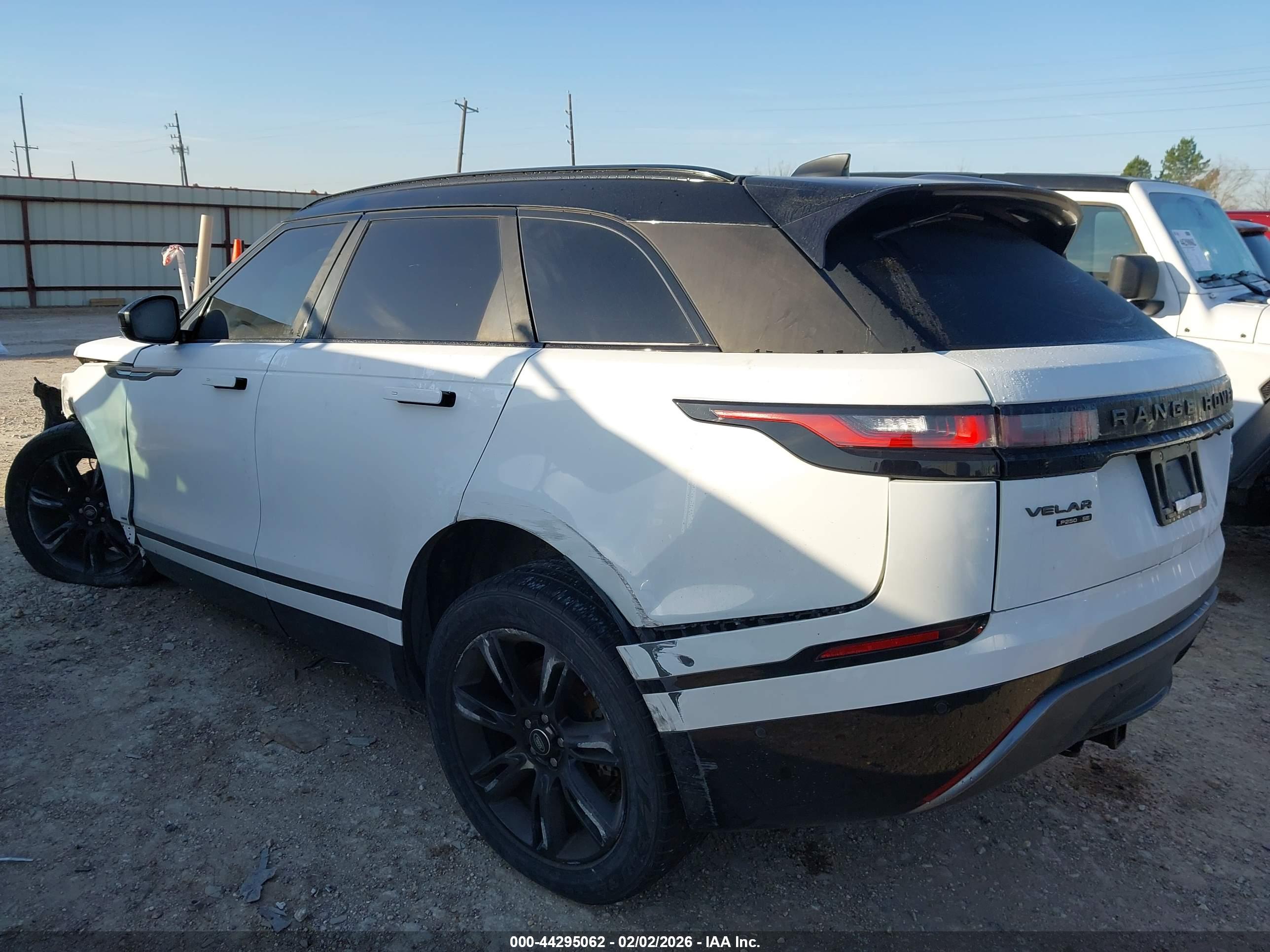 LAND ROVER image 3