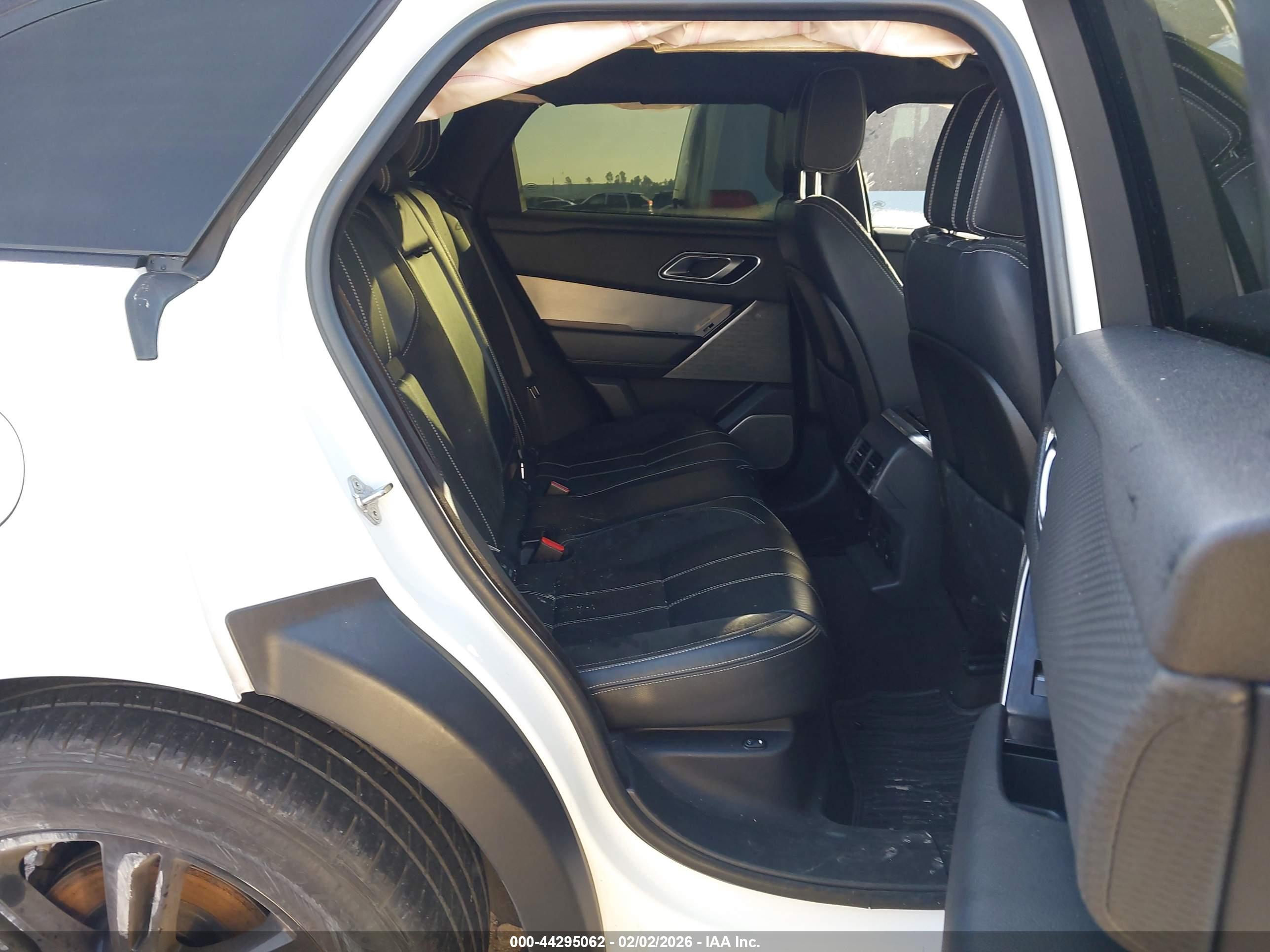 LAND ROVER image 8