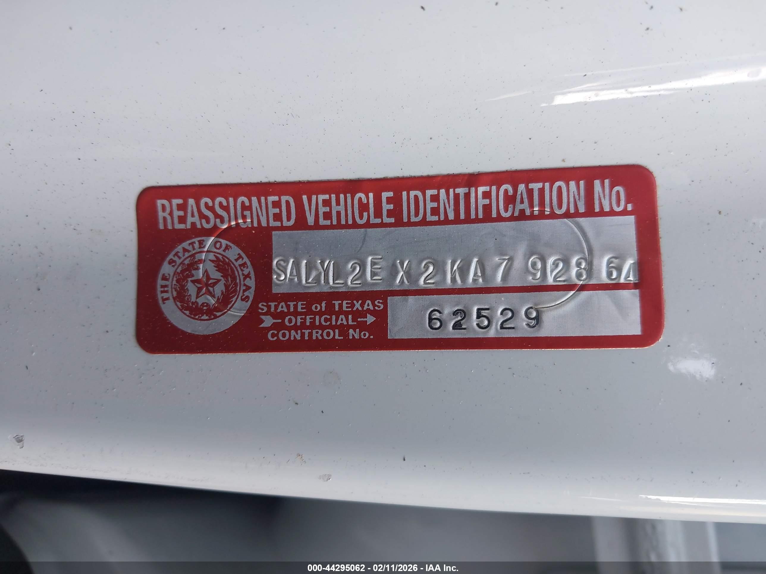LAND ROVER image 9