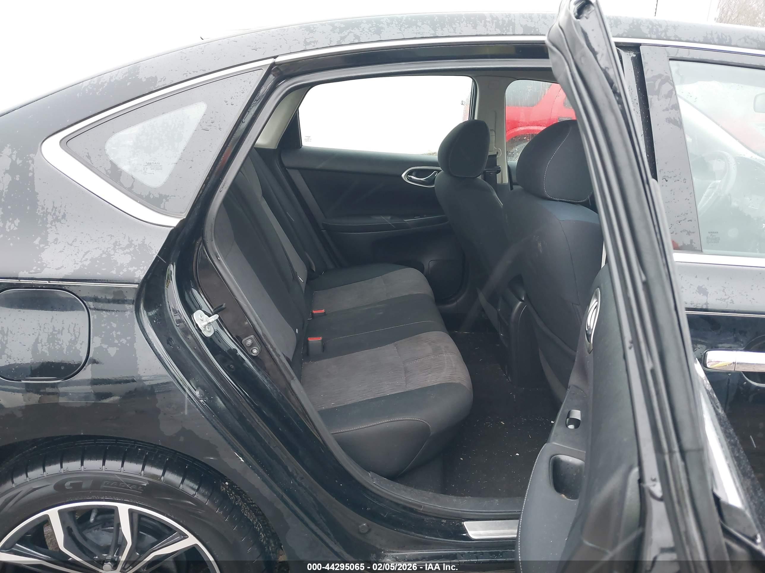 NISSAN SENTRA image 8