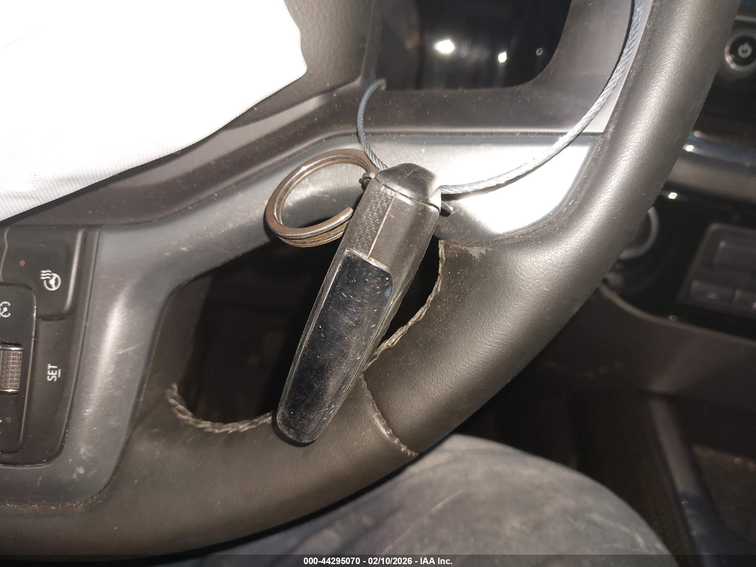 CHEVROLET SILVERADO image 11