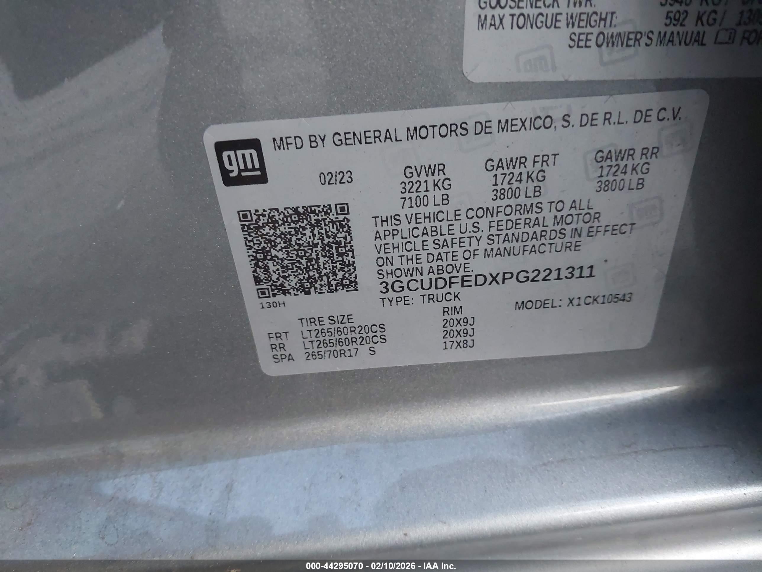 CHEVROLET SILVERADO image 9
