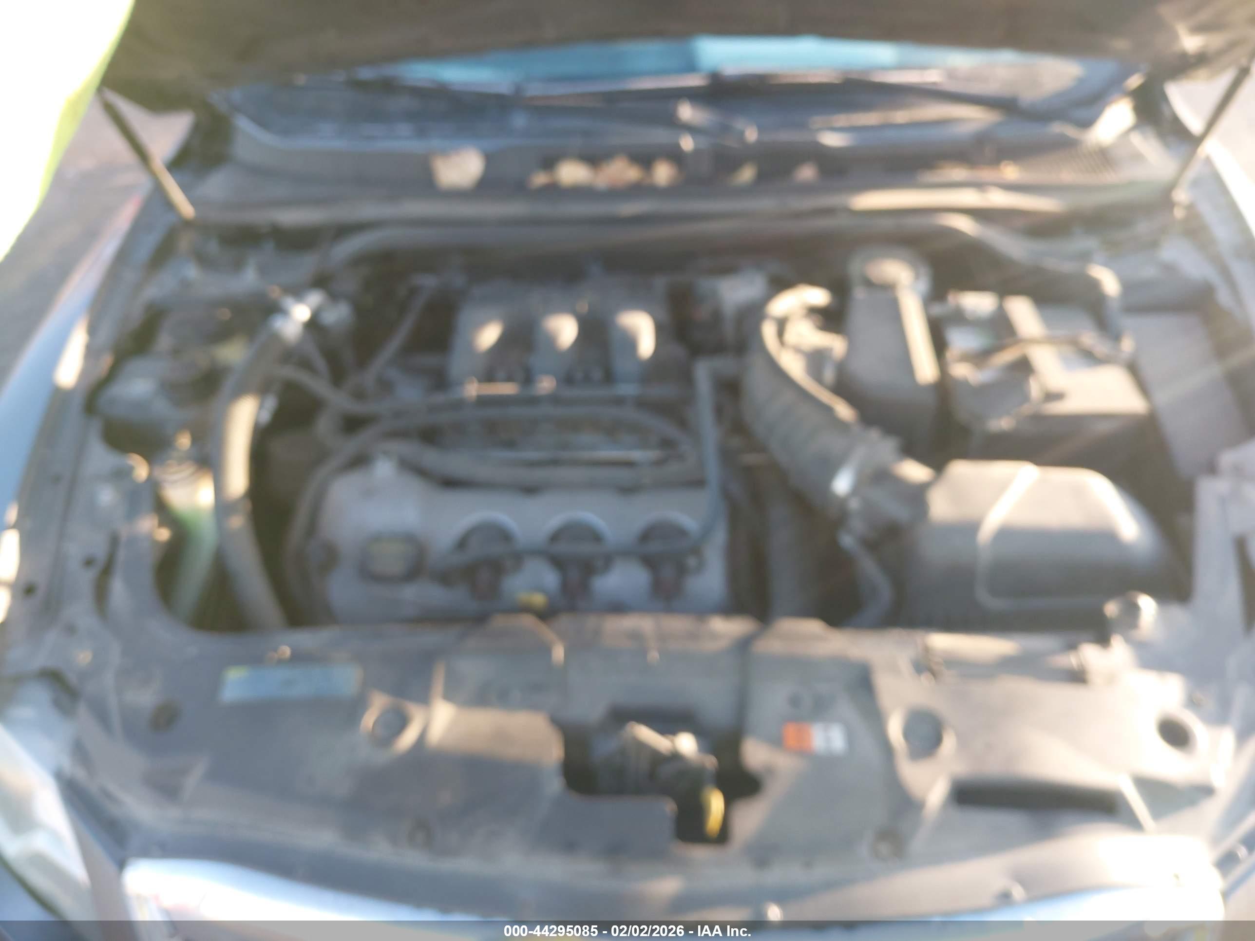FORD TAURUS image 10