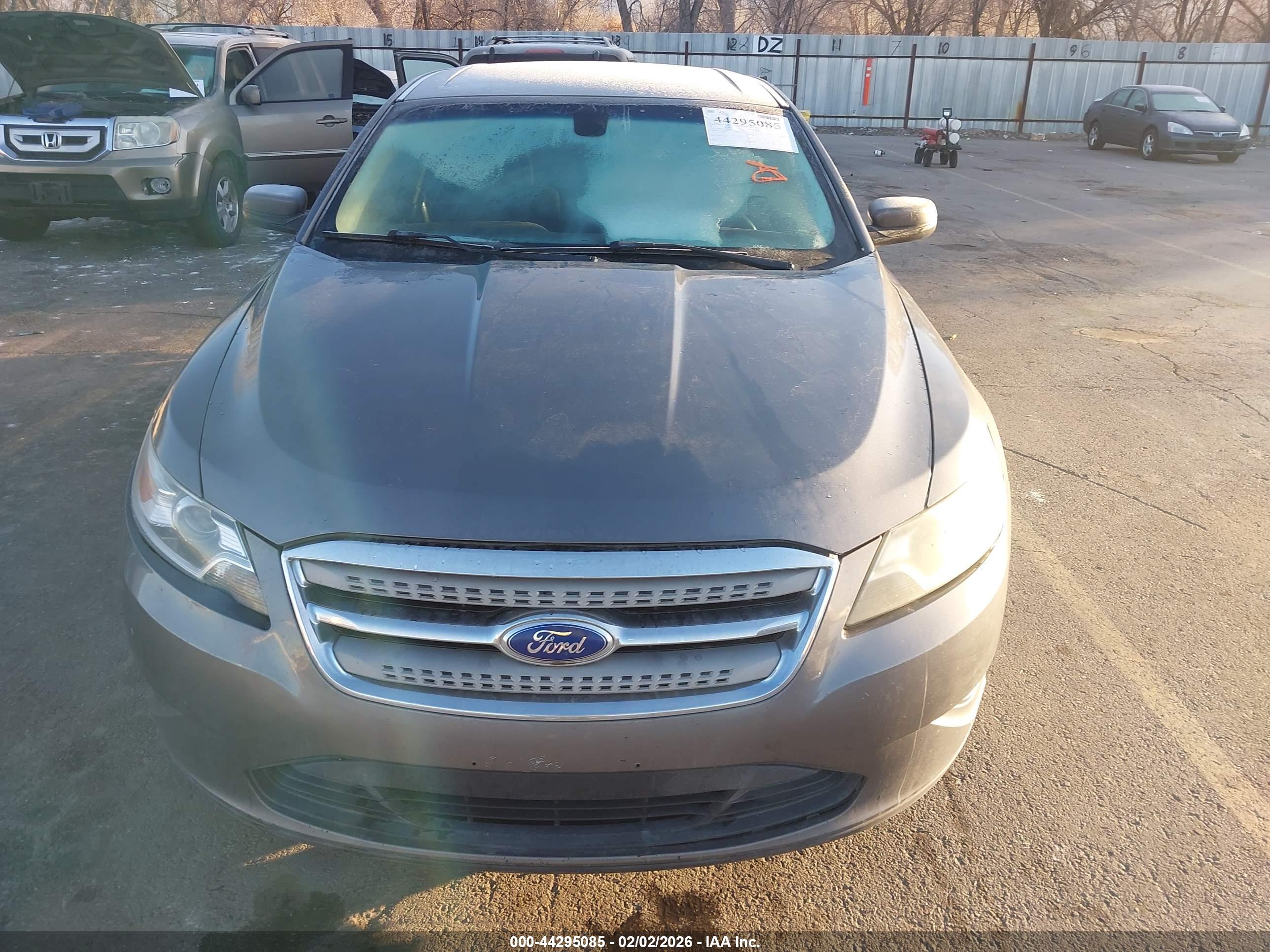FORD TAURUS image 6