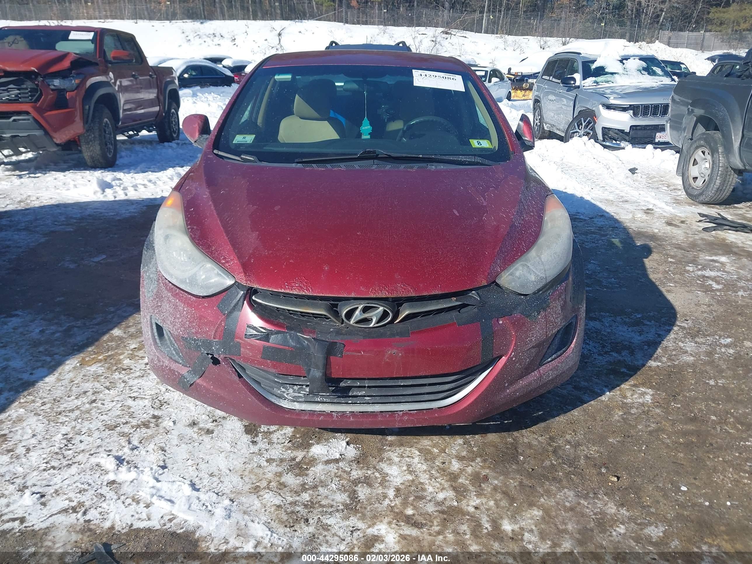 HYUNDAI ELANTRA image 6