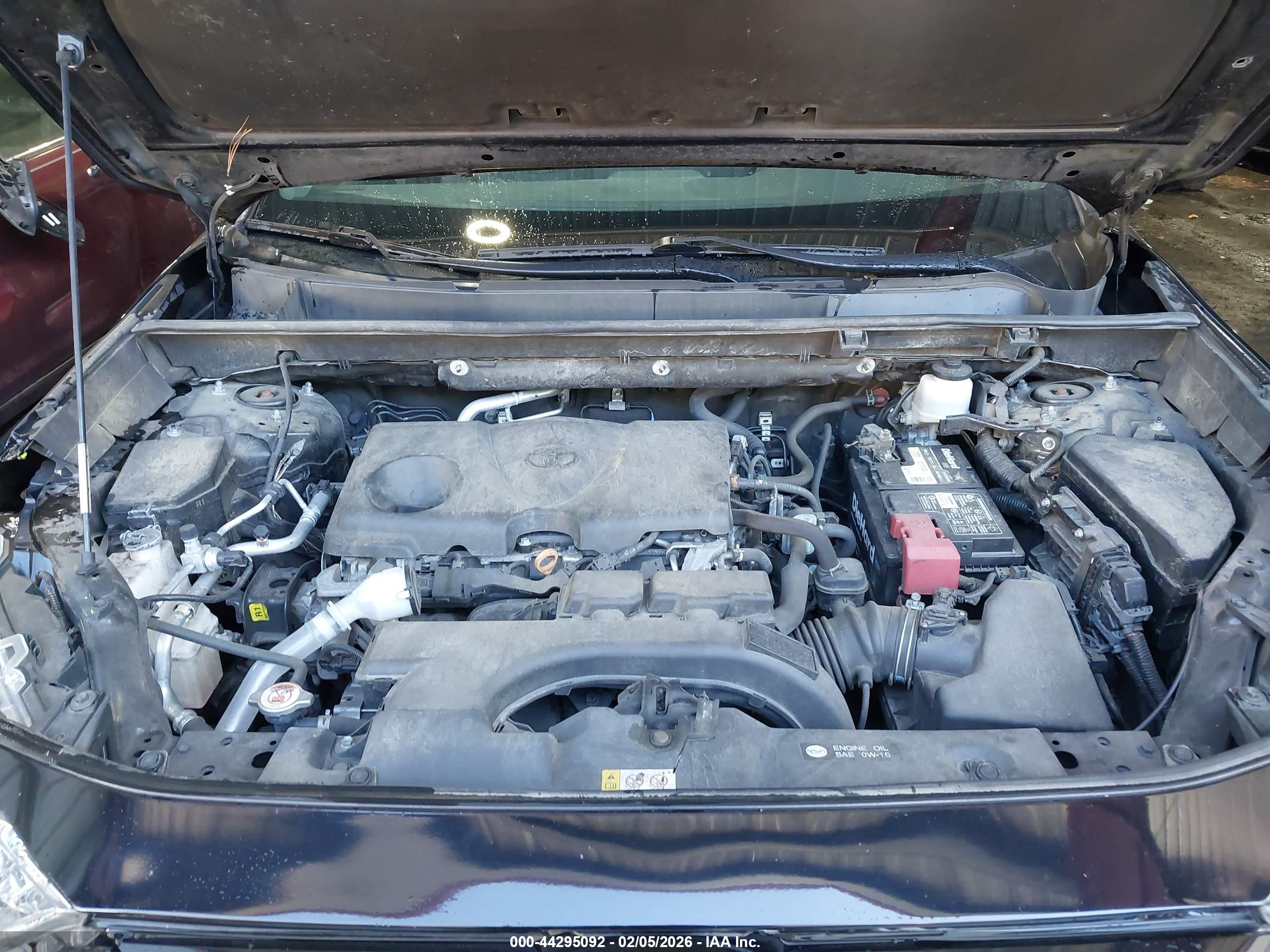 TOYOTA RAV4 image 10