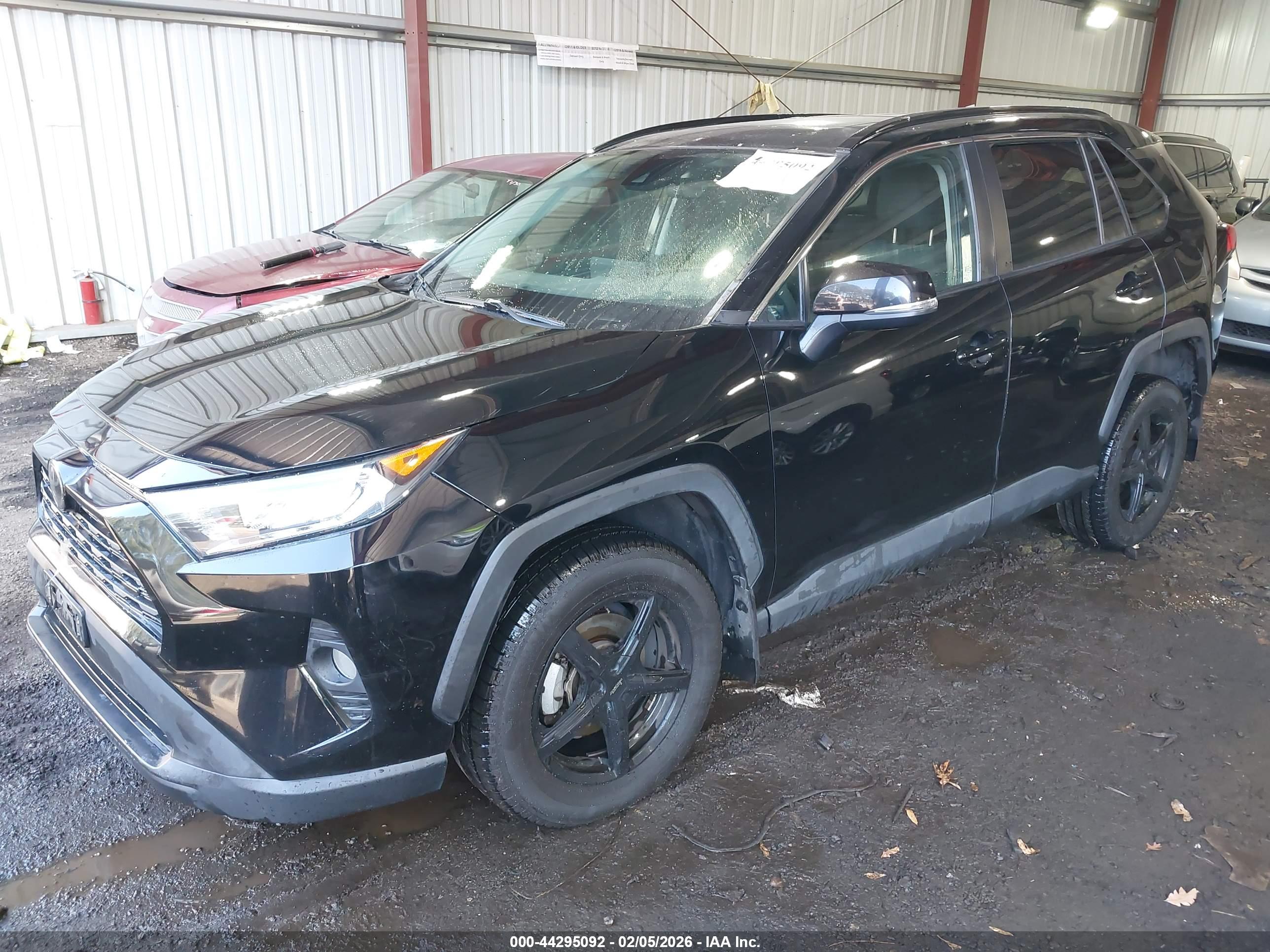 TOYOTA RAV4 image 2