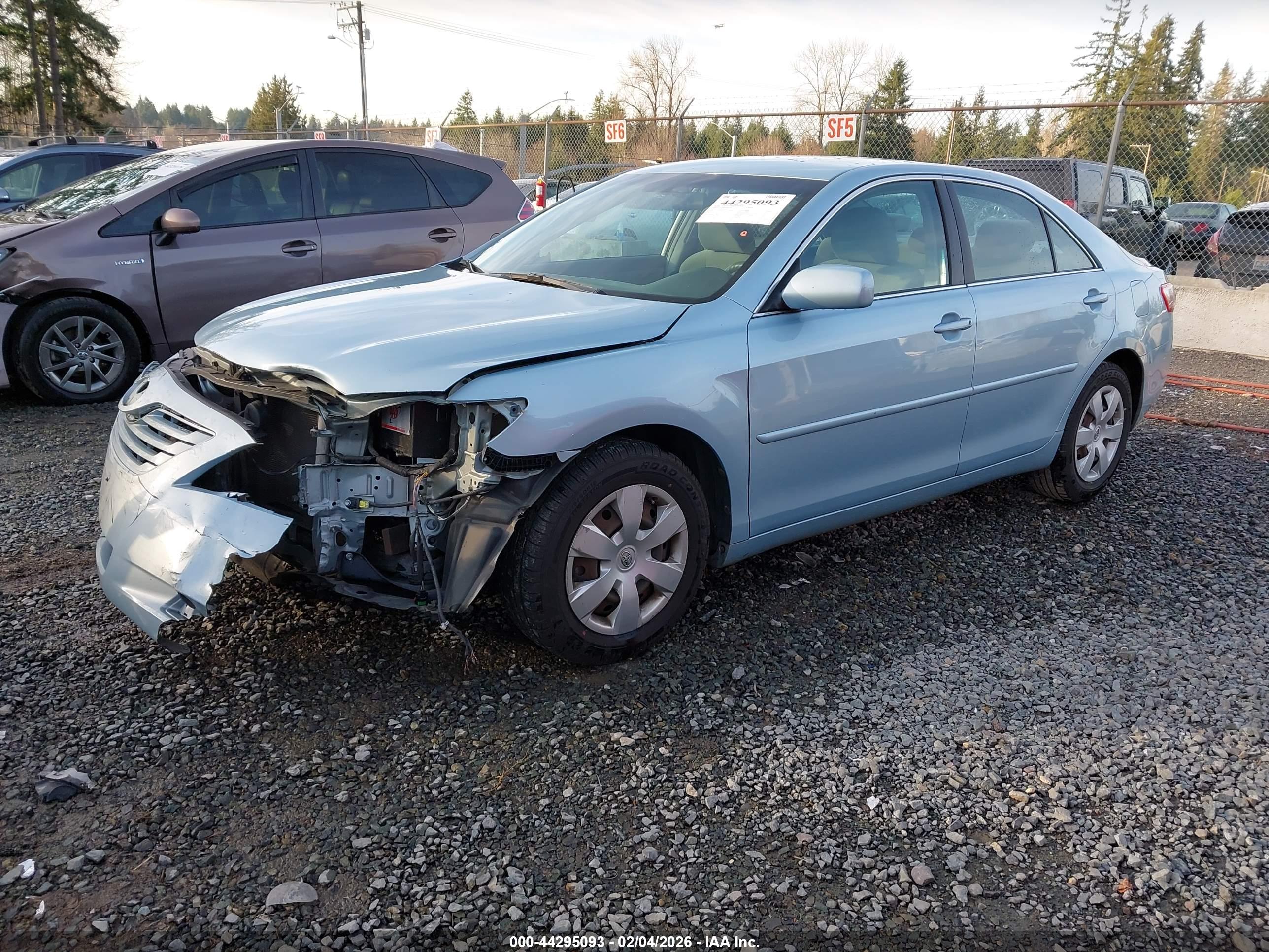 TOYOTA CAMRY image 2