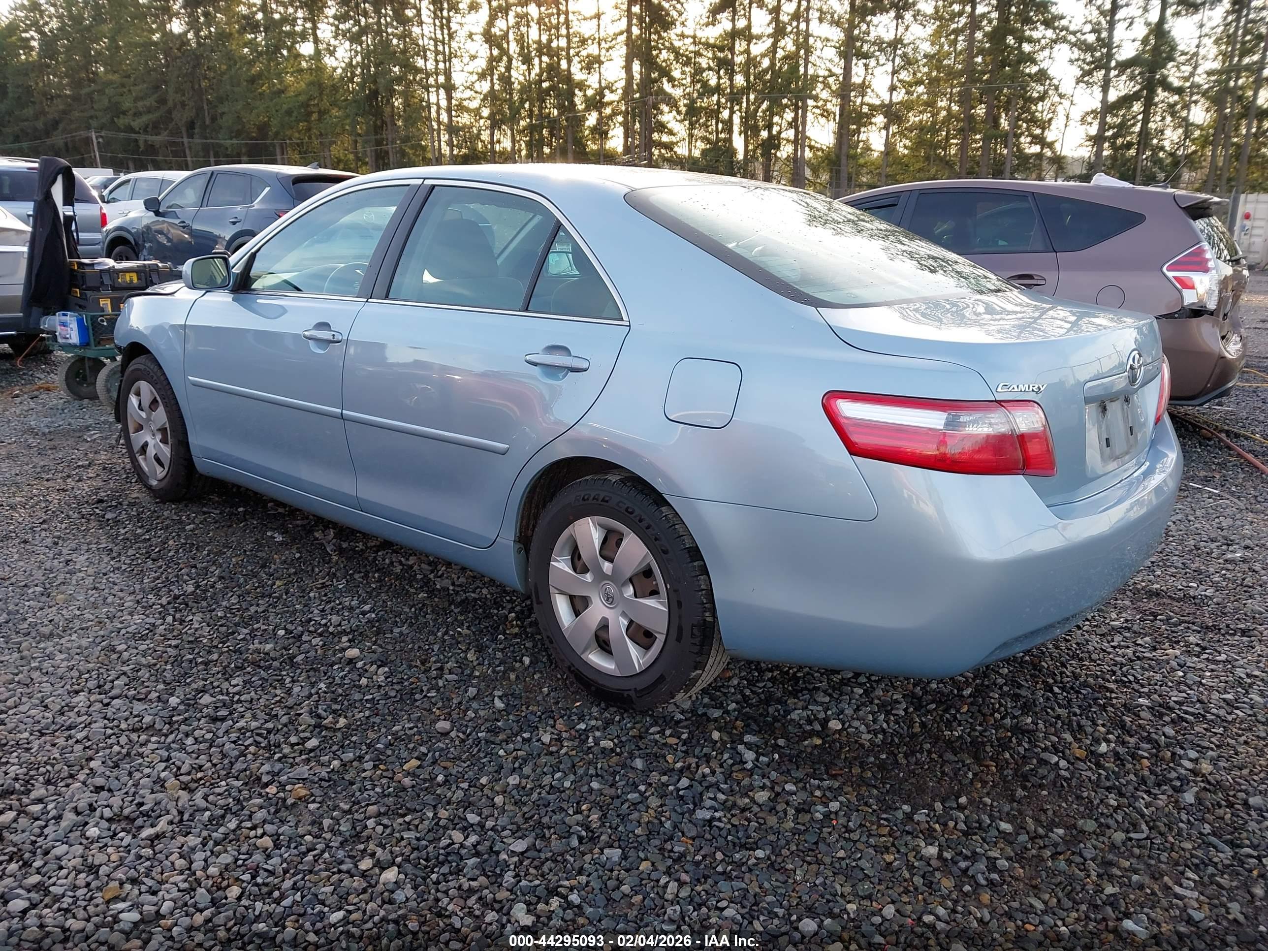 TOYOTA CAMRY image 3