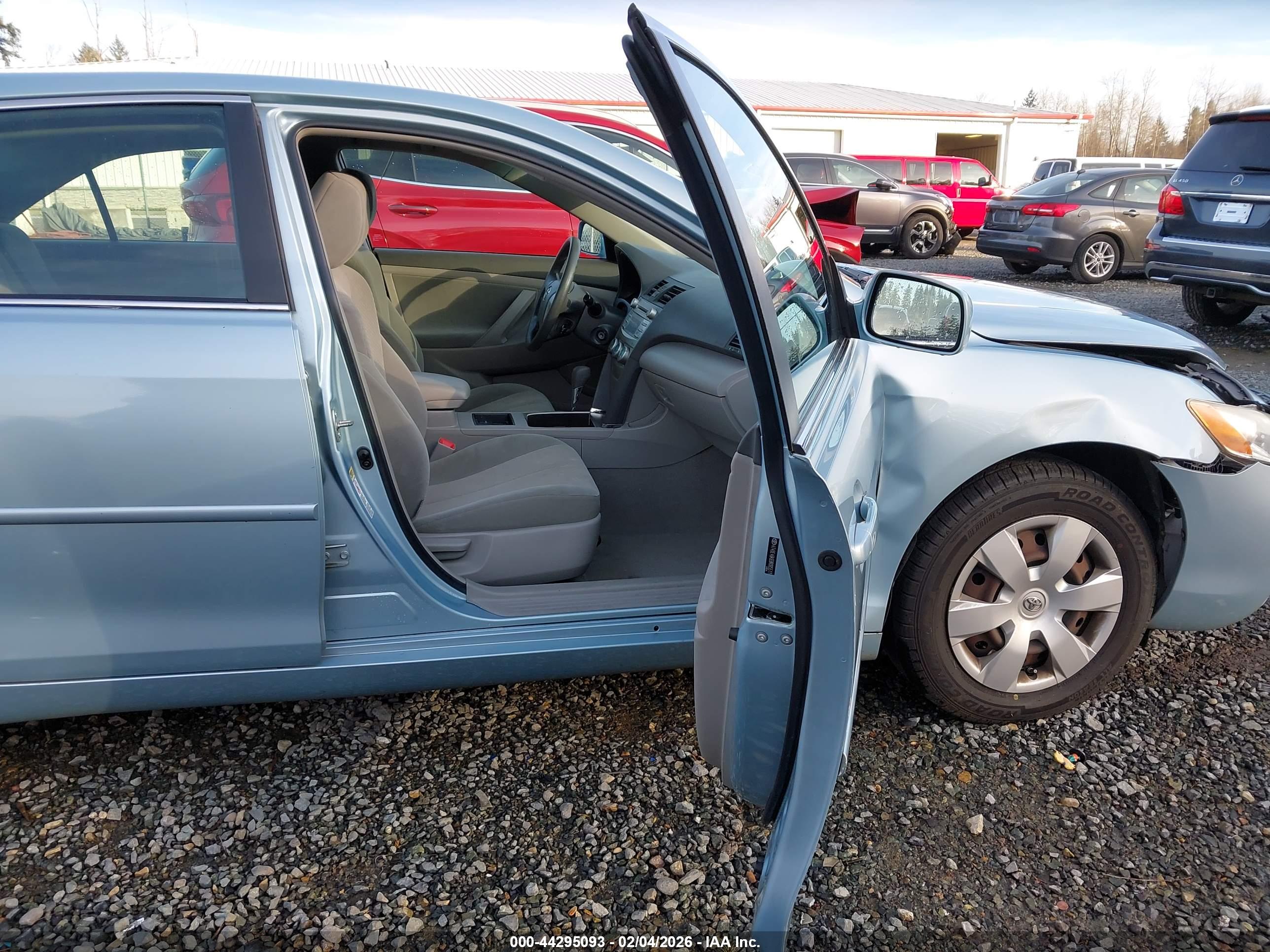 TOYOTA CAMRY image 5