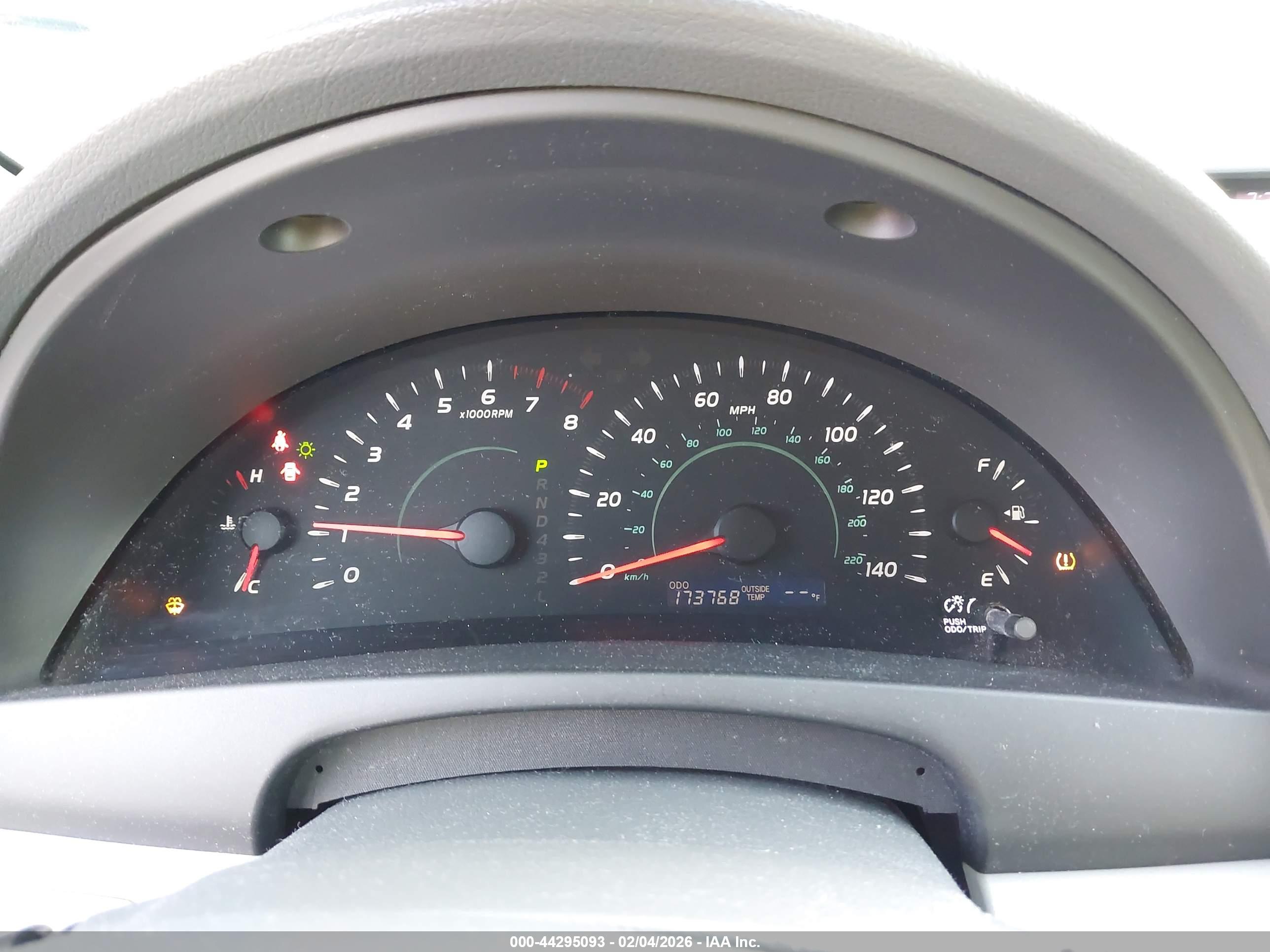 TOYOTA CAMRY image 7