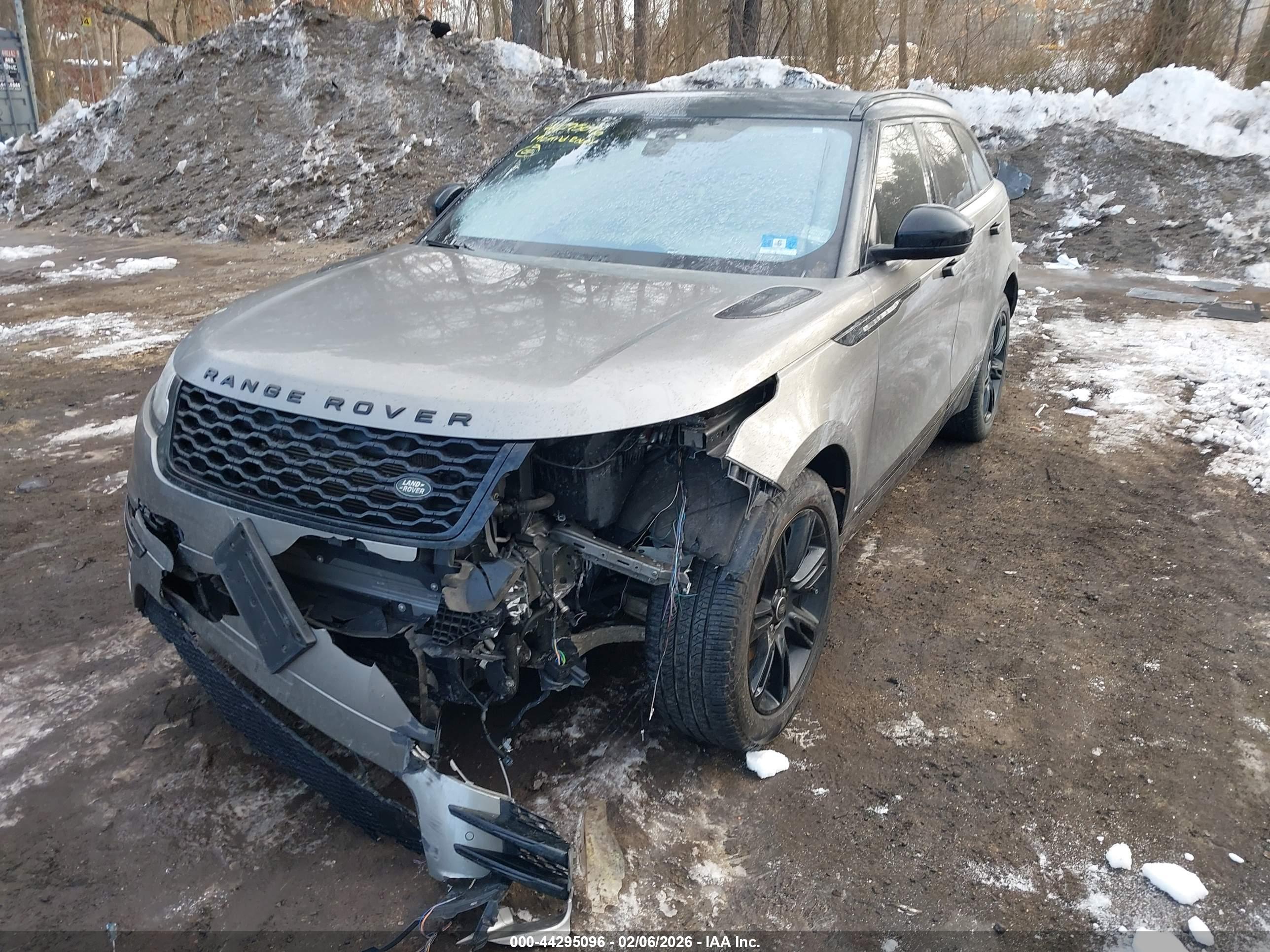 LAND ROVER image 6