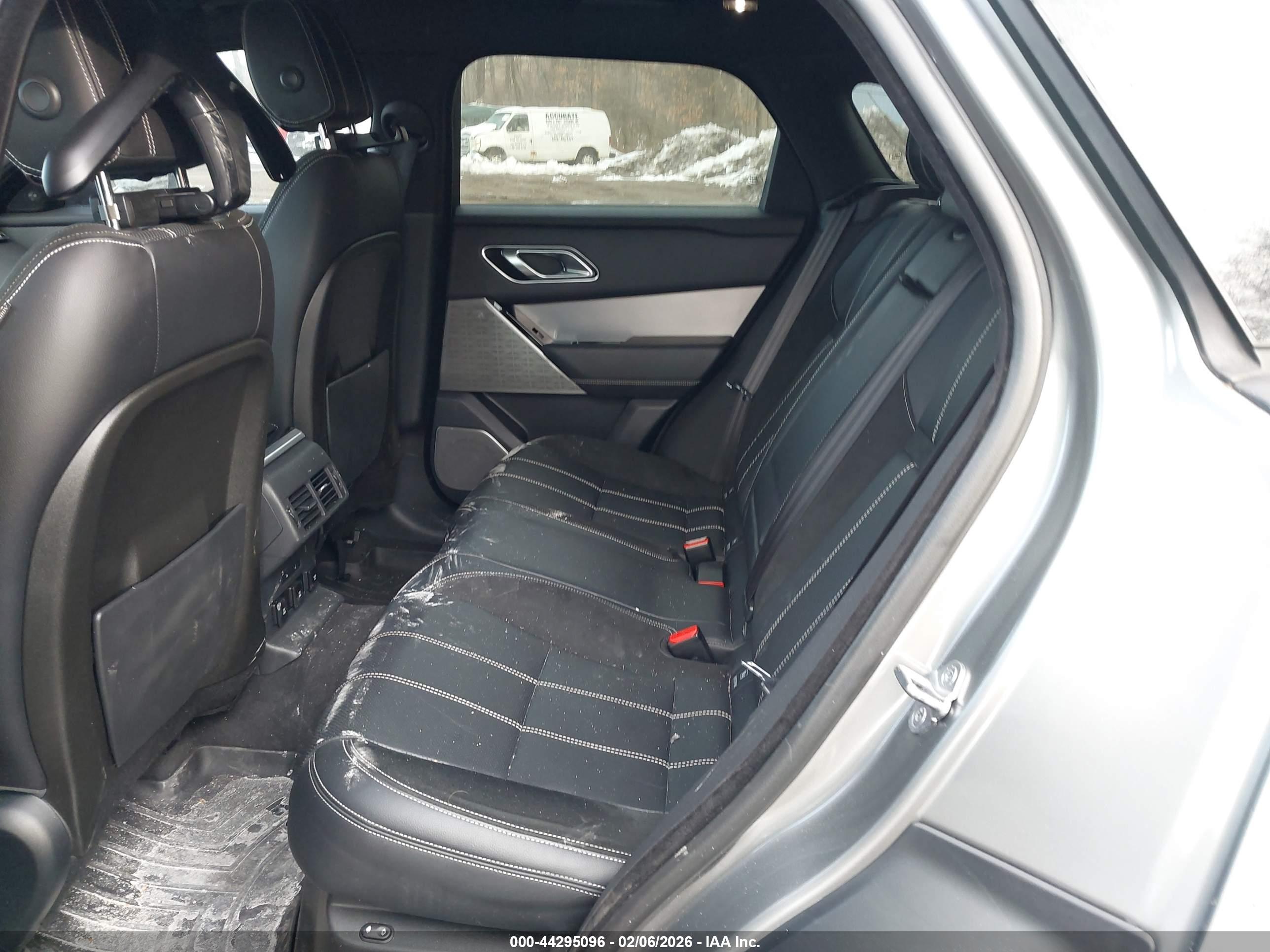 LAND ROVER image 8