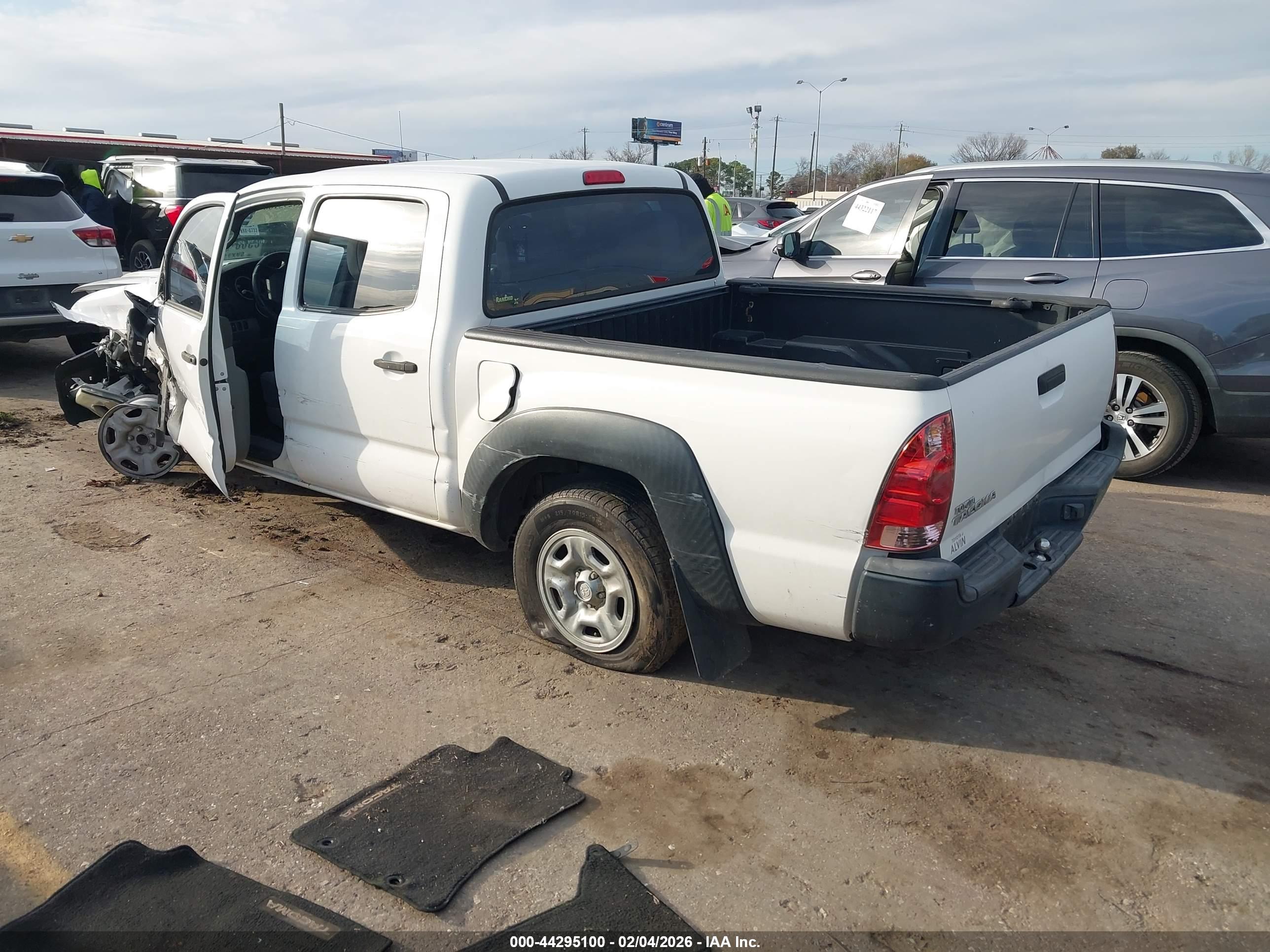 TOYOTA TACOMA image 3