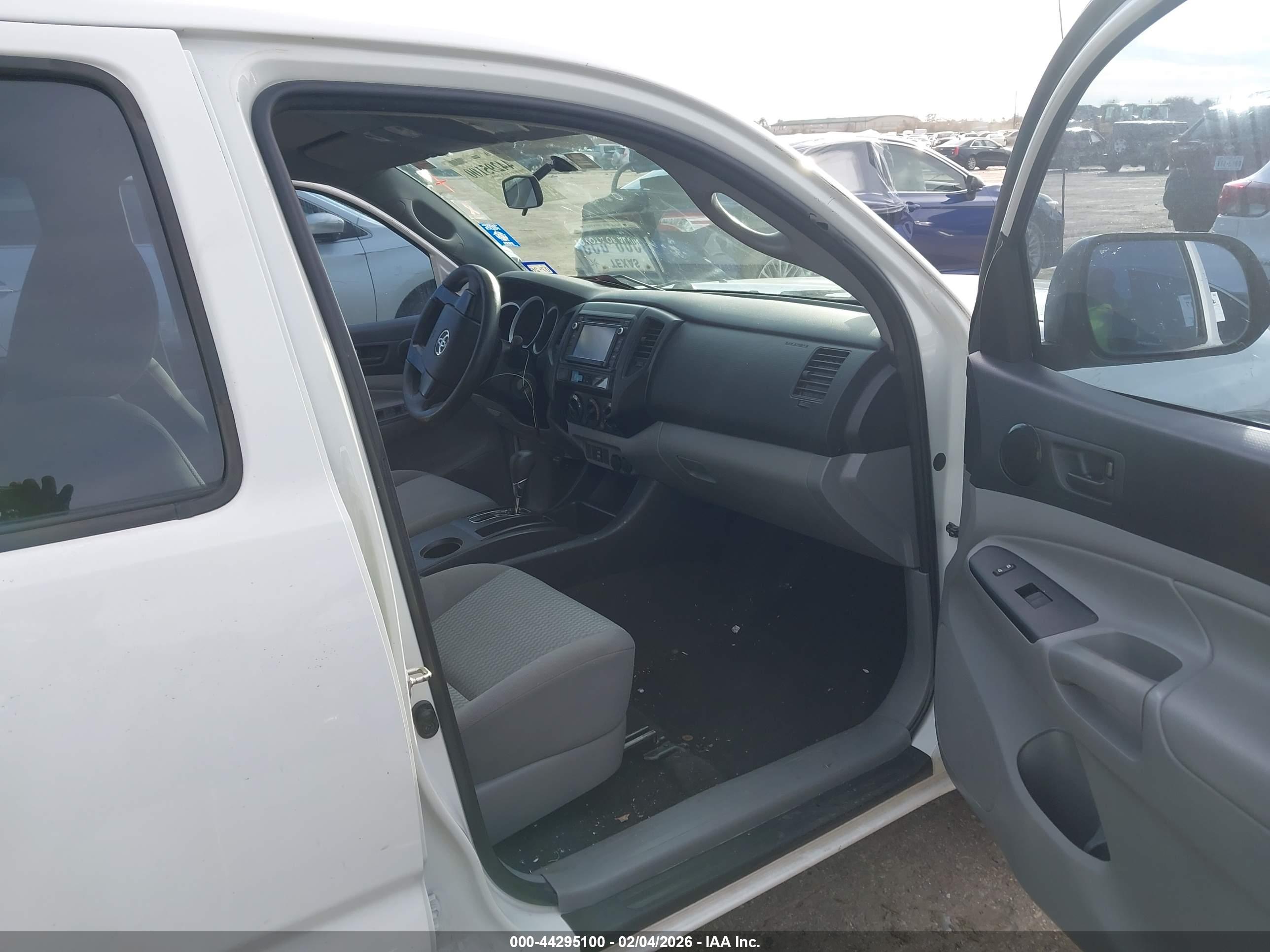 TOYOTA TACOMA image 5