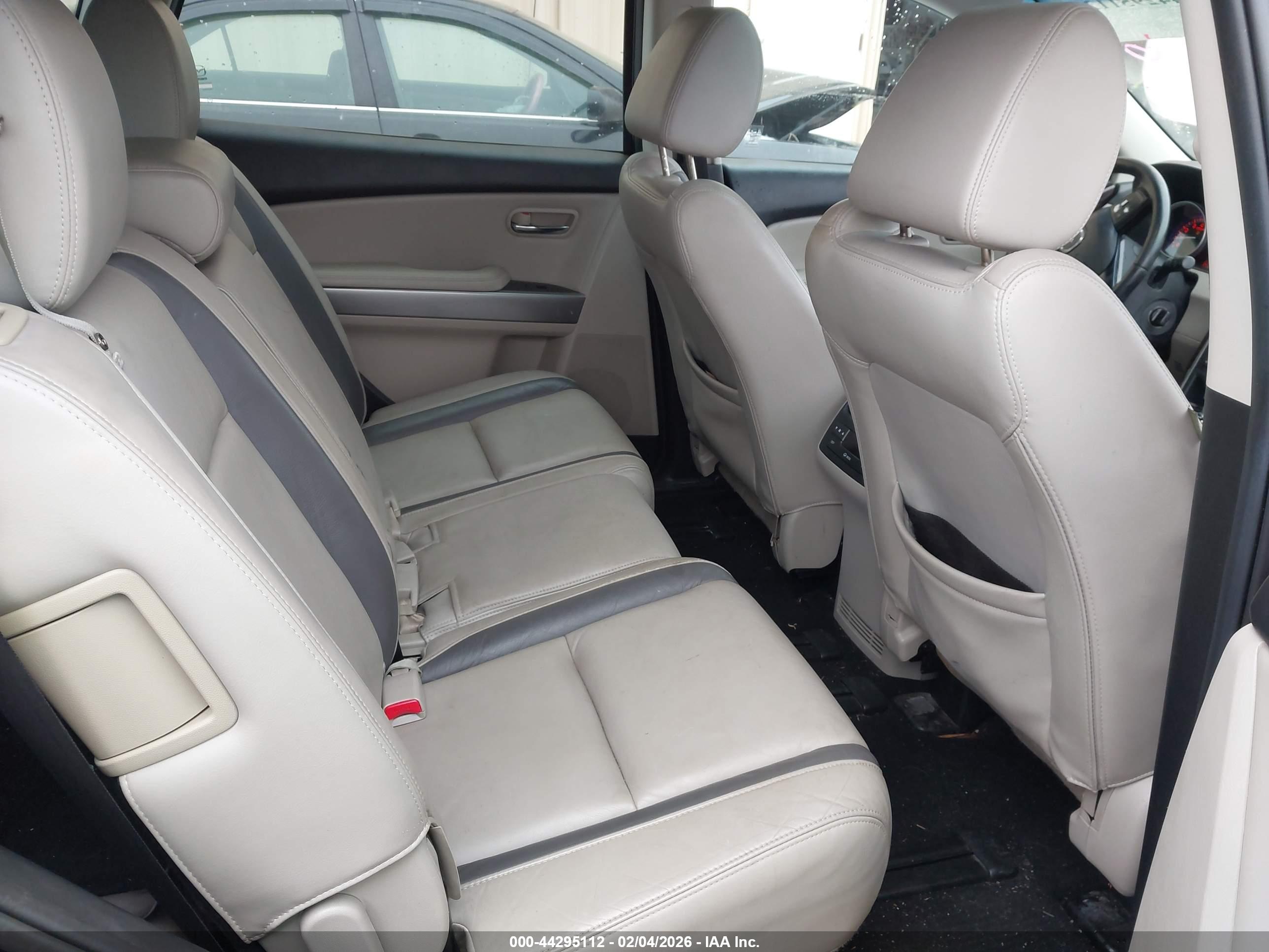MAZDA CX-9 image 8