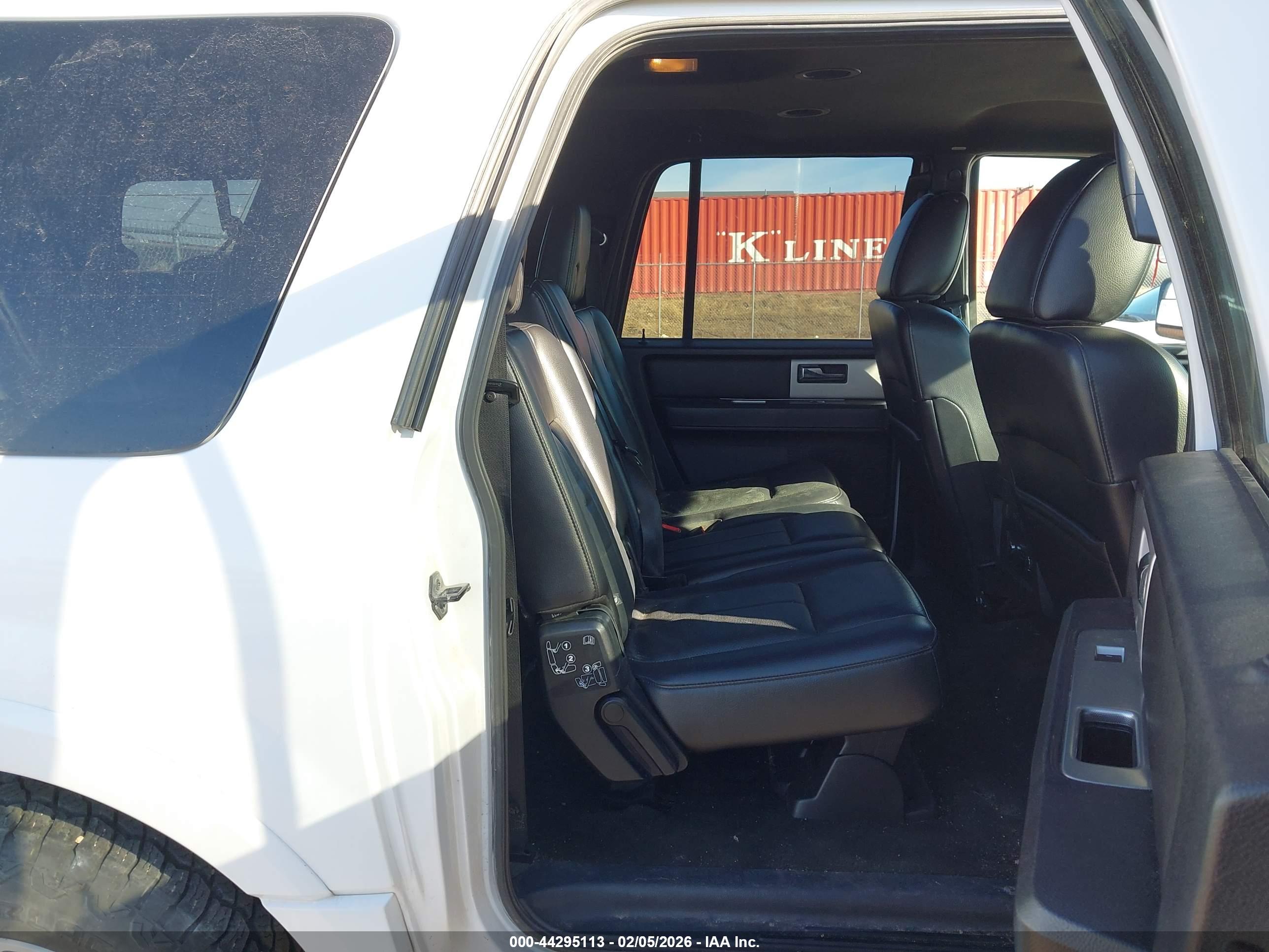 FORD EXPEDITION image 8