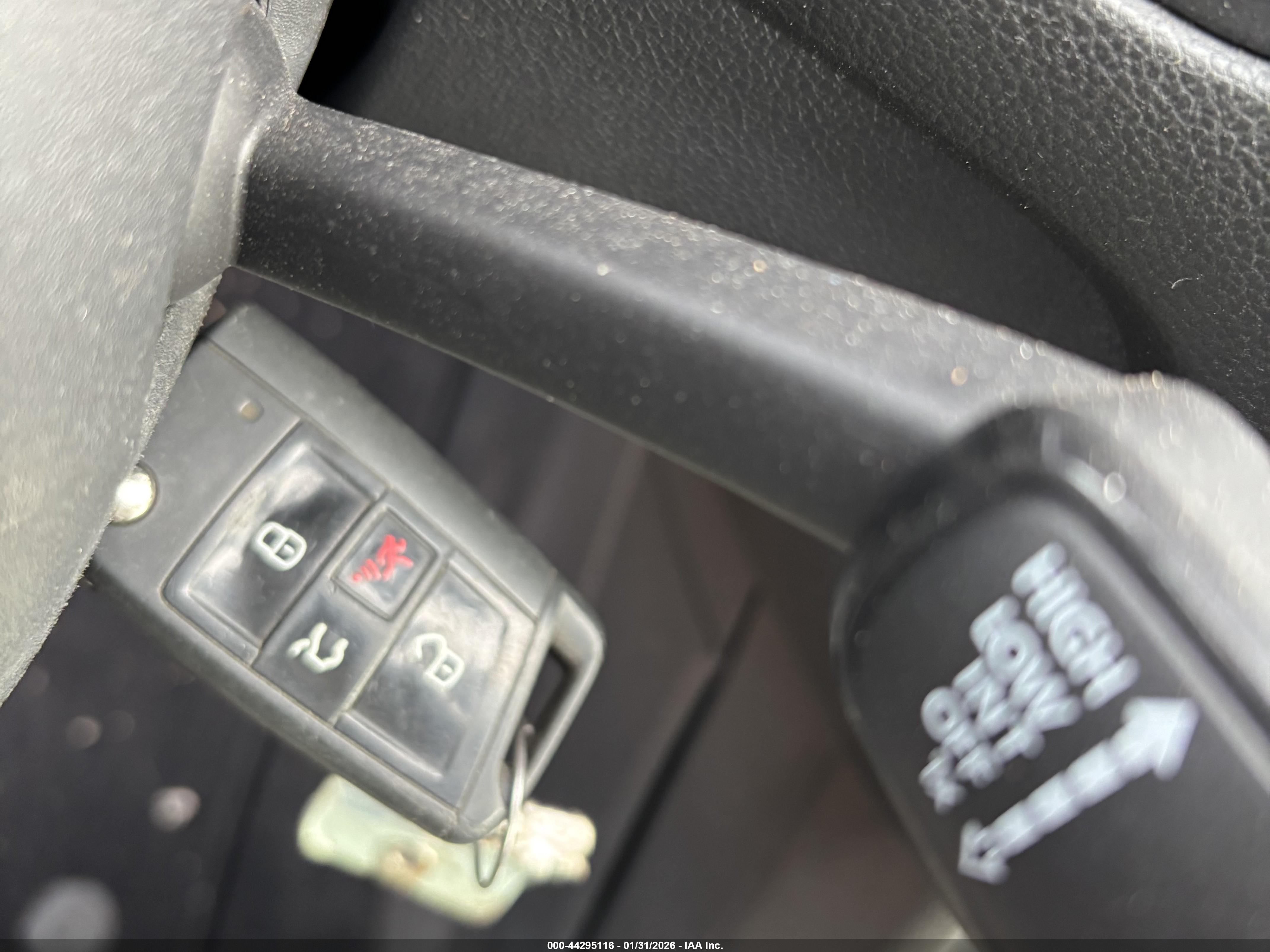 VOLKSWAGEN TIGUAN image 11