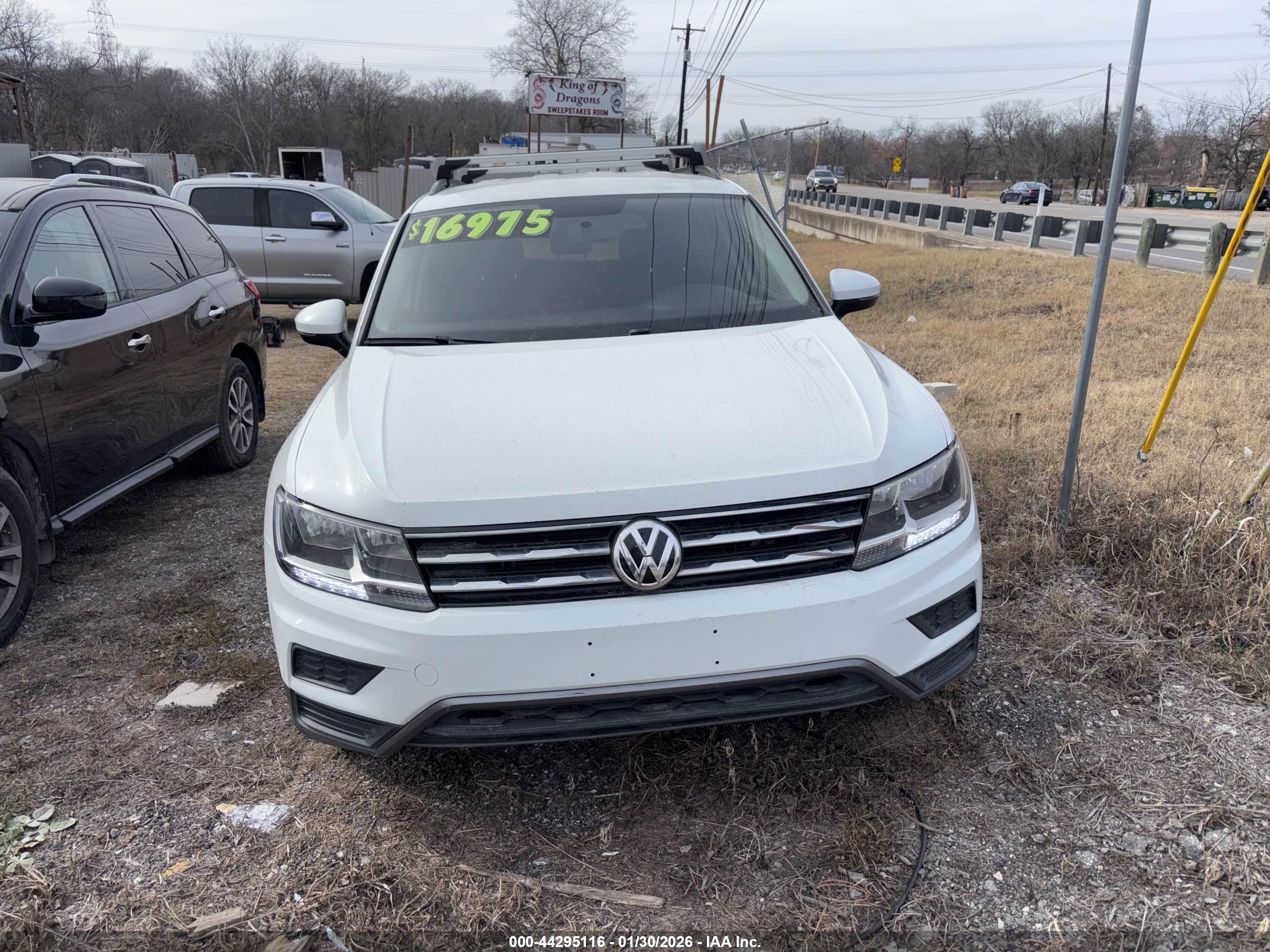 VOLKSWAGEN TIGUAN image 6