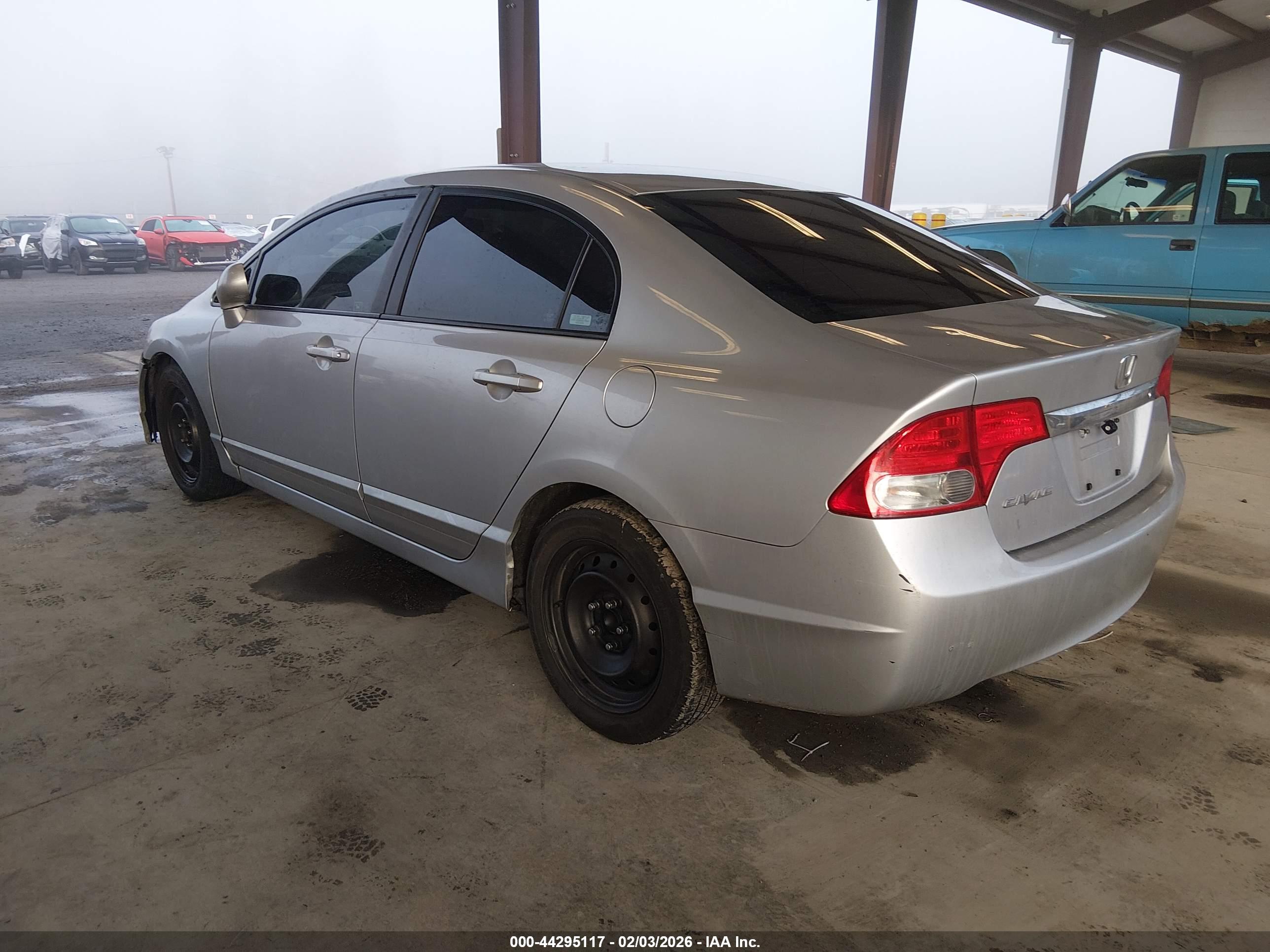 HONDA CIVIC image 3