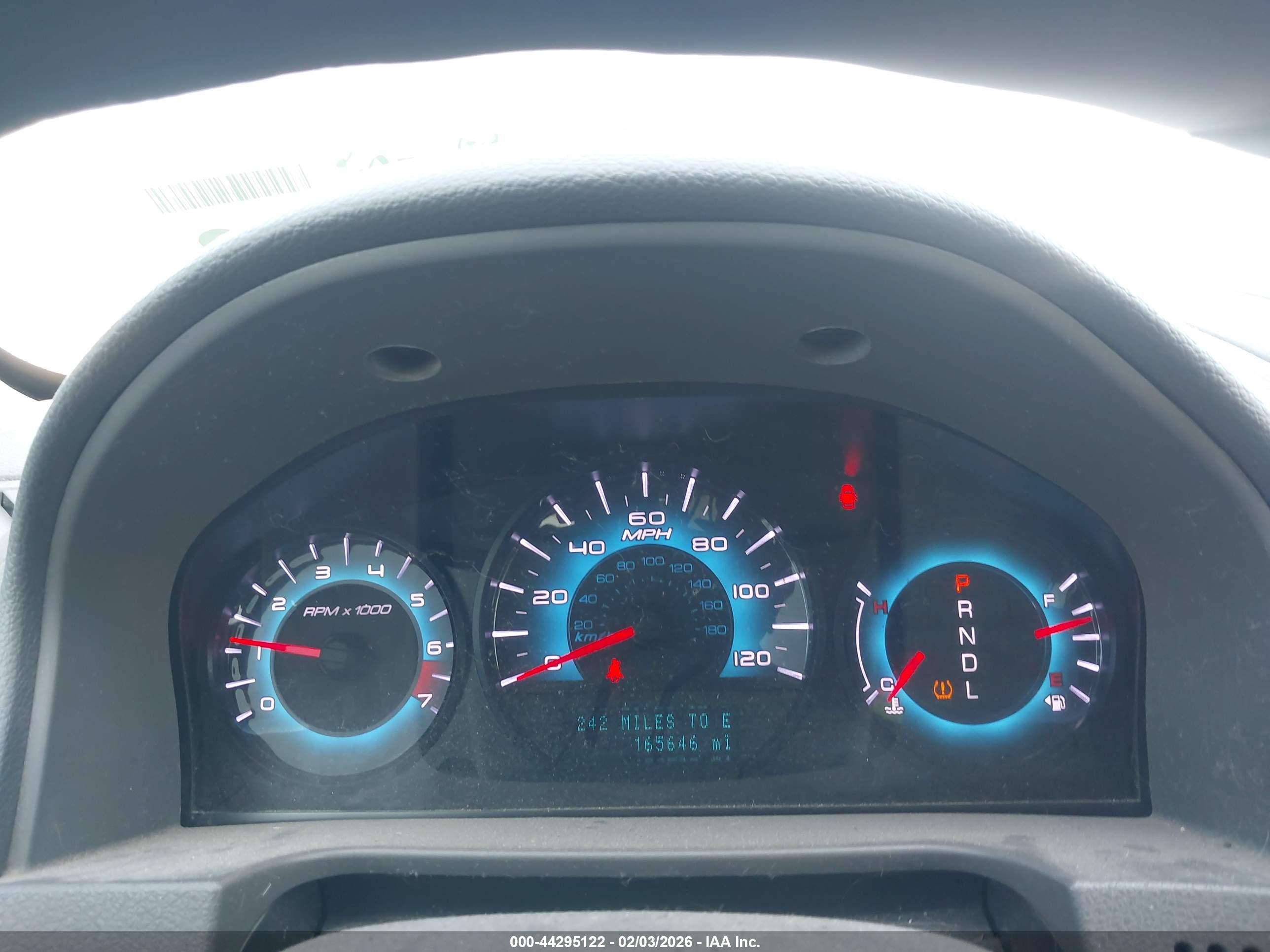 FORD FUSION image 7
