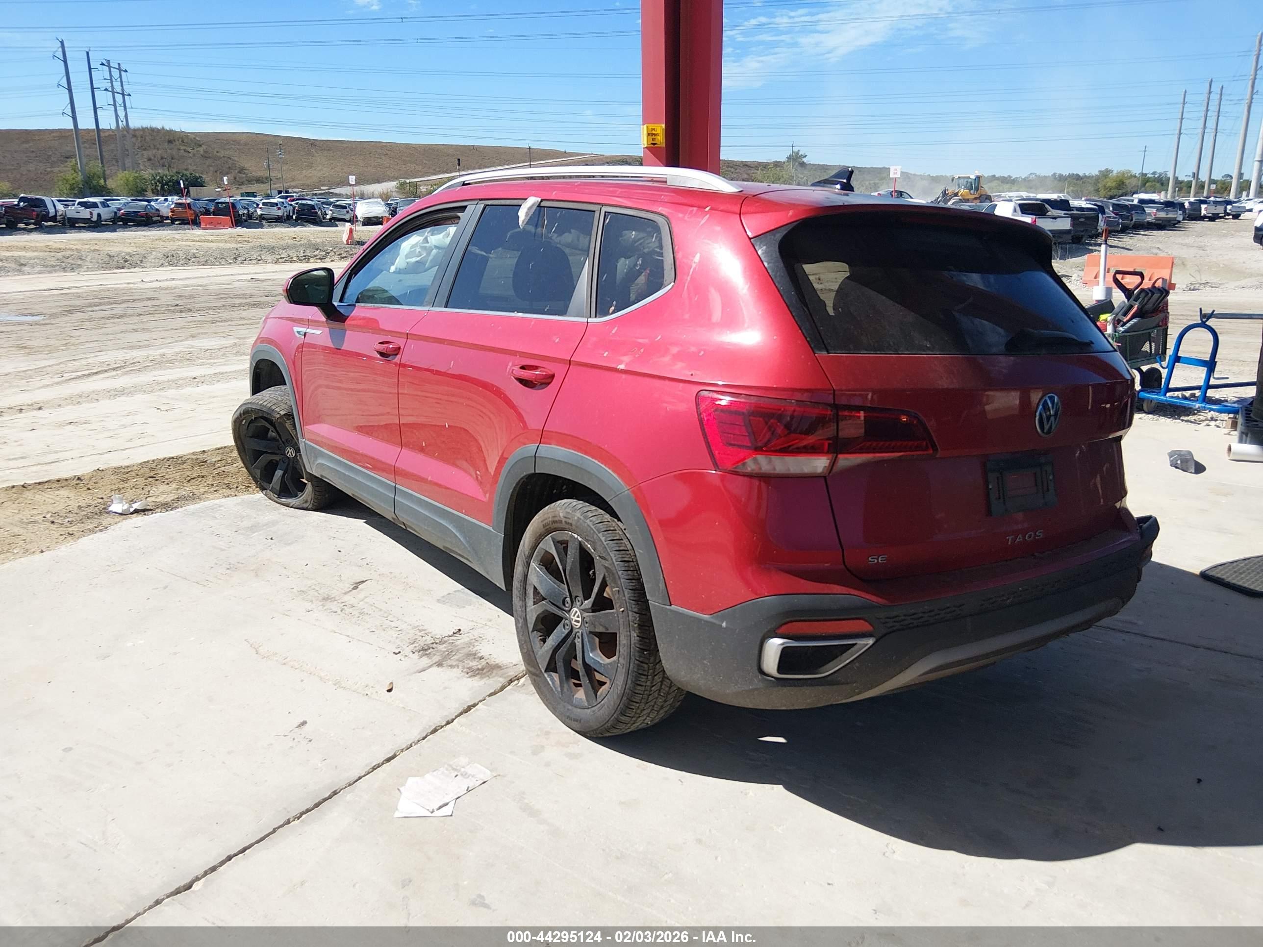 VOLKSWAGEN TAOS image 3