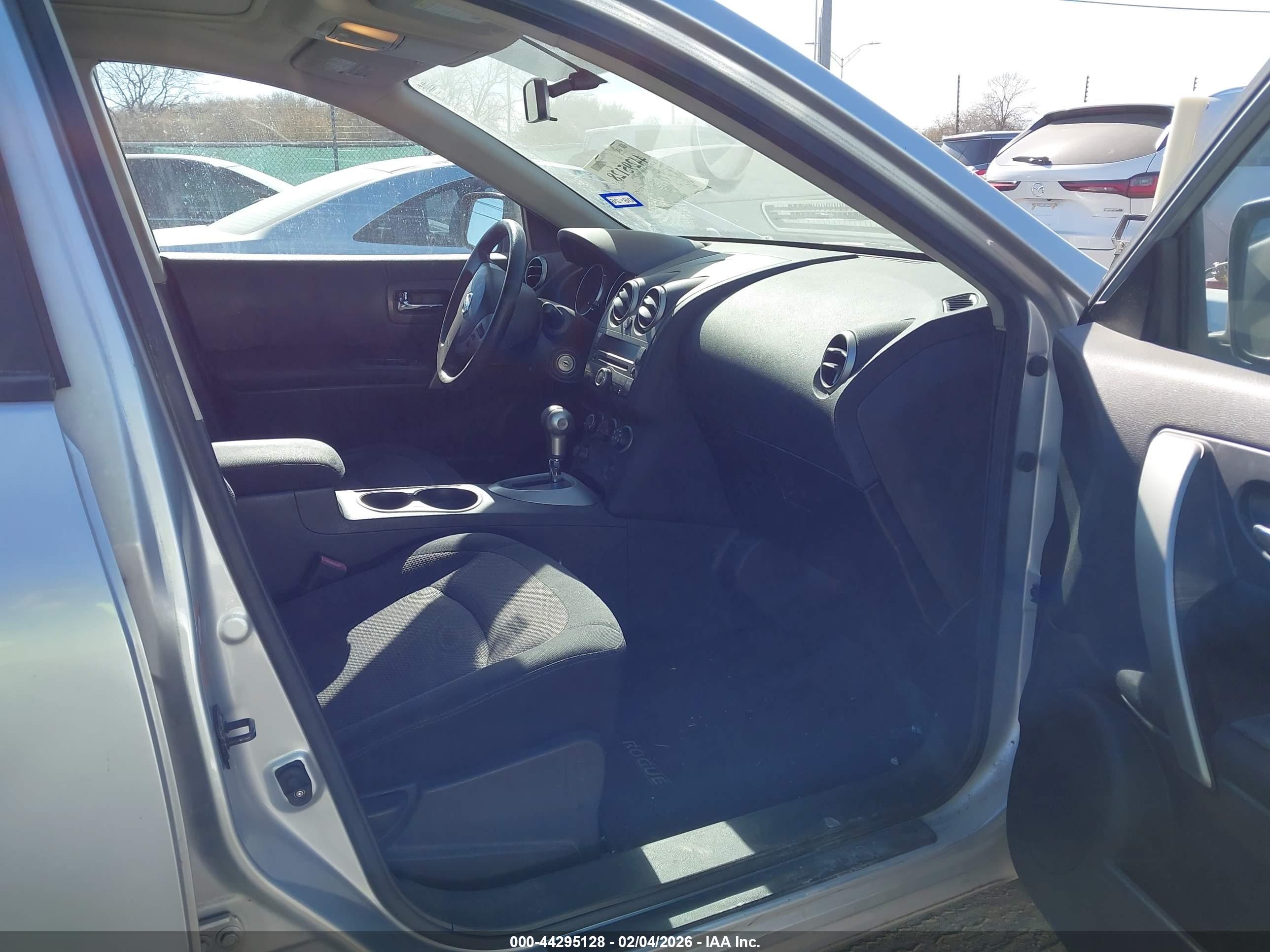 NISSAN ROGUE image 5
