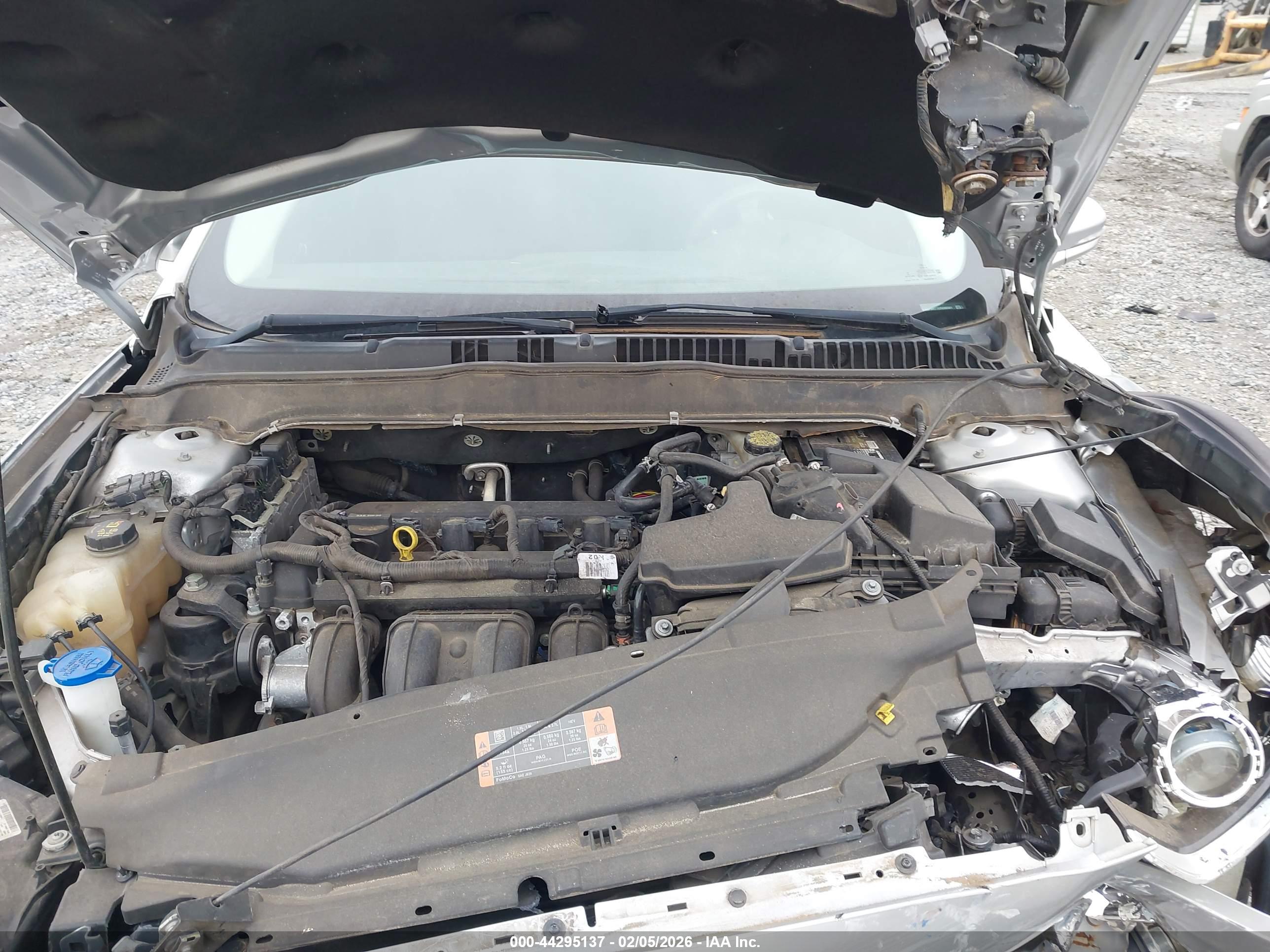 FORD FUSION image 10