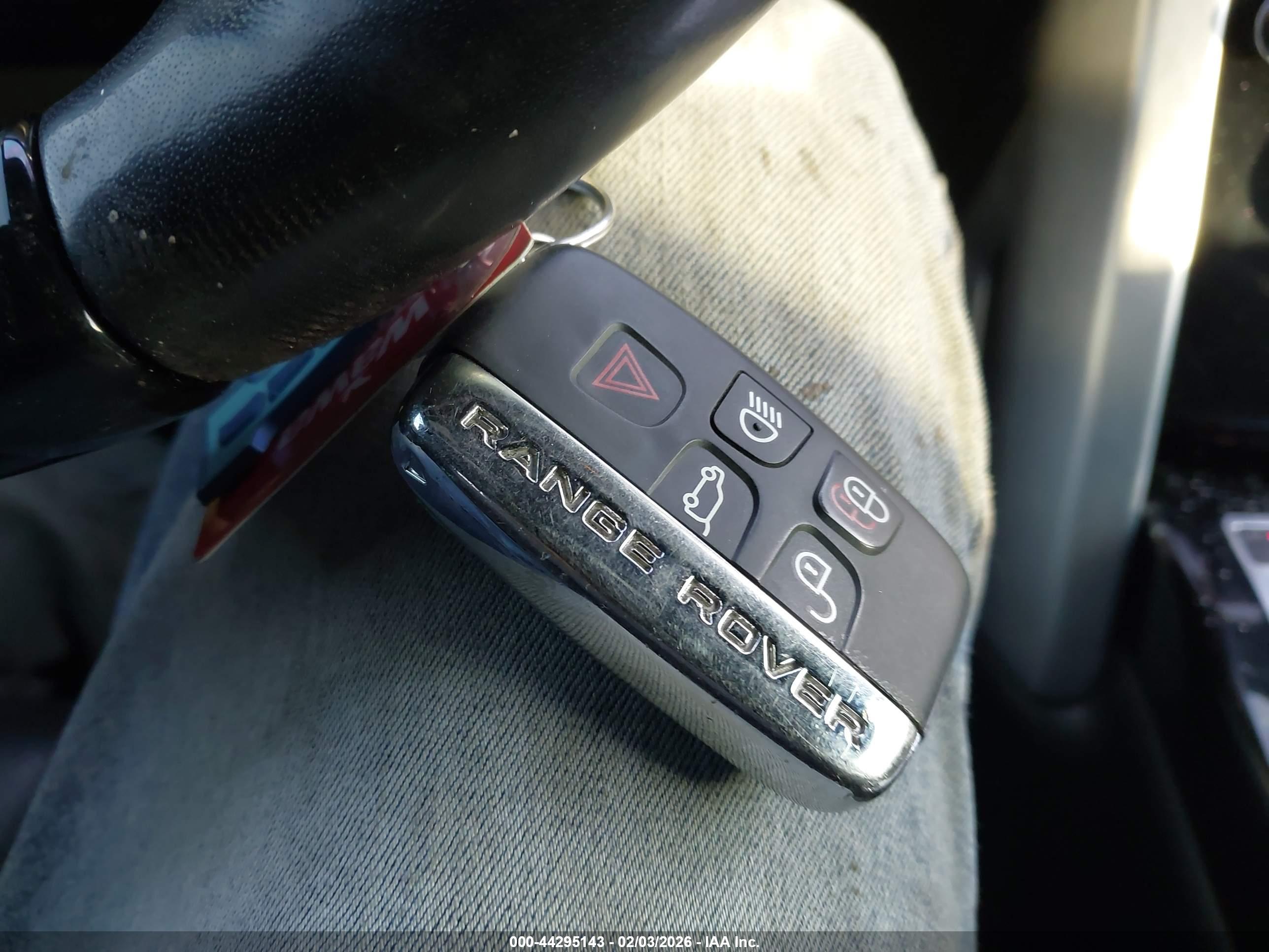 LAND ROVER image 11