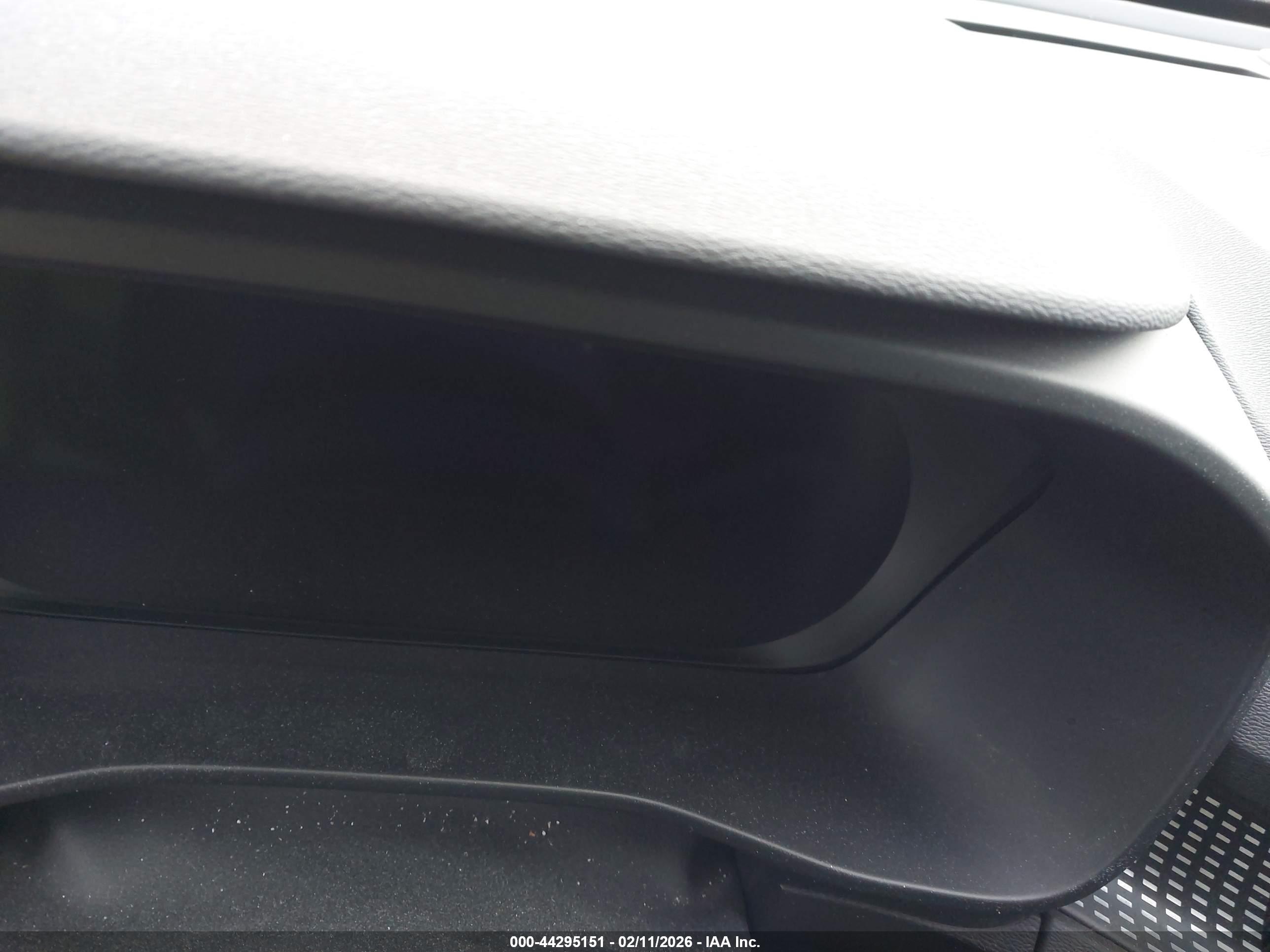 VOLVO XC40 image 7