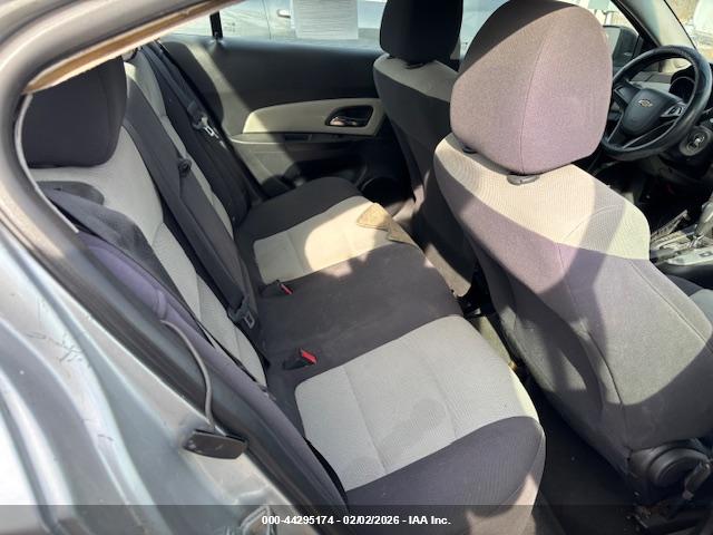 CHEVROLET CRUZE image 8
