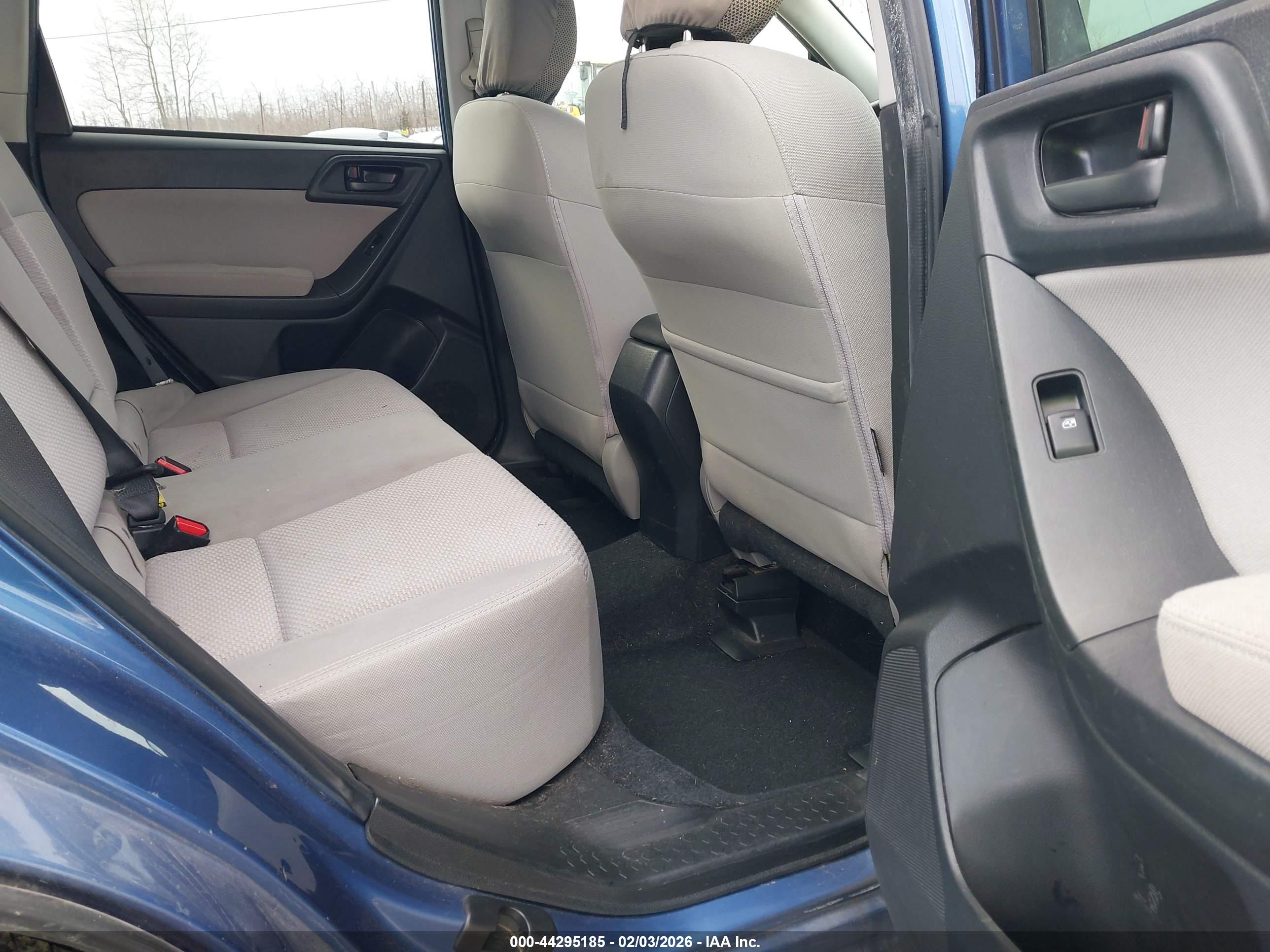 SUBARU FORESTER image 8