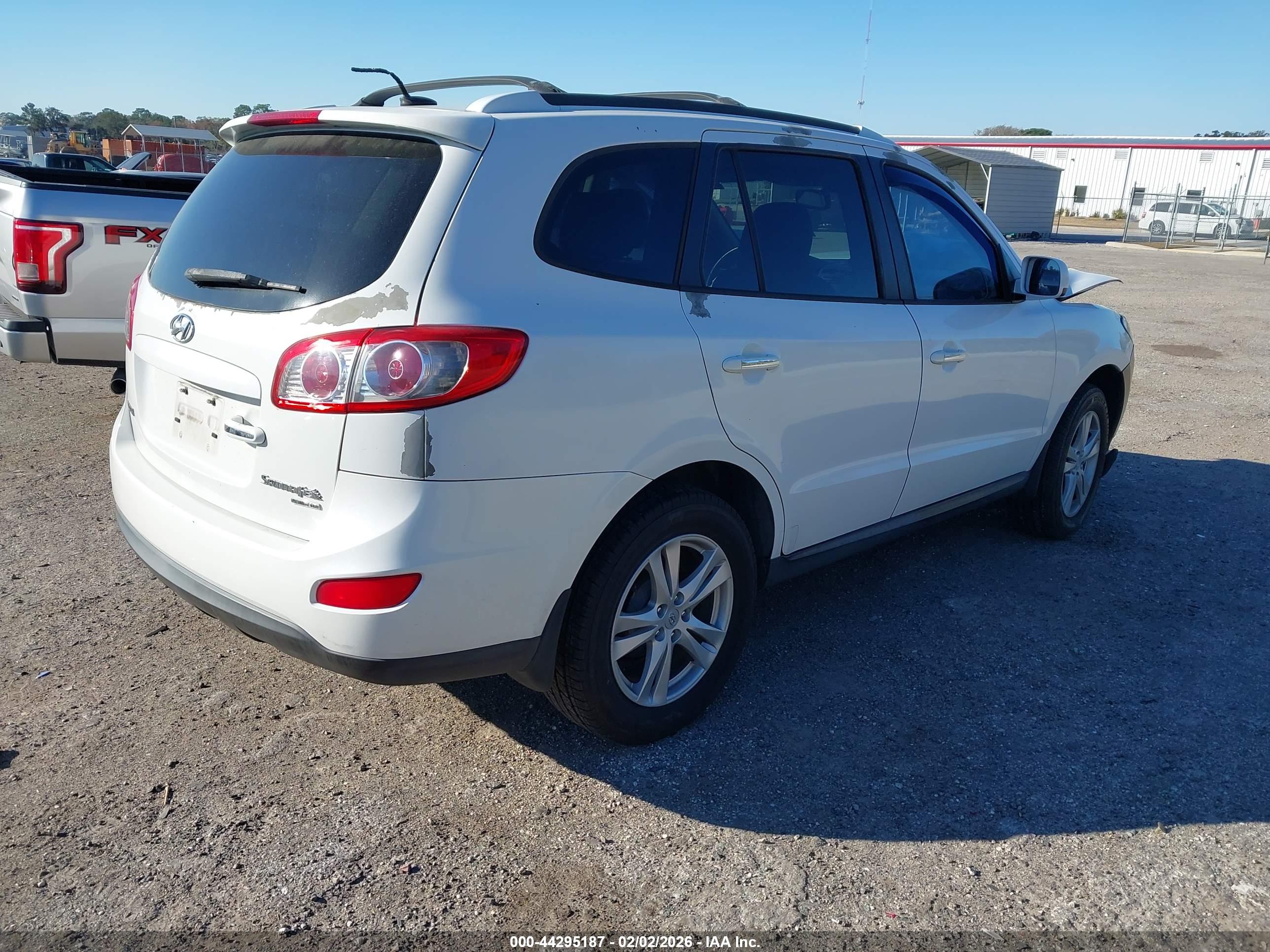 HYUNDAI SANTA image 4