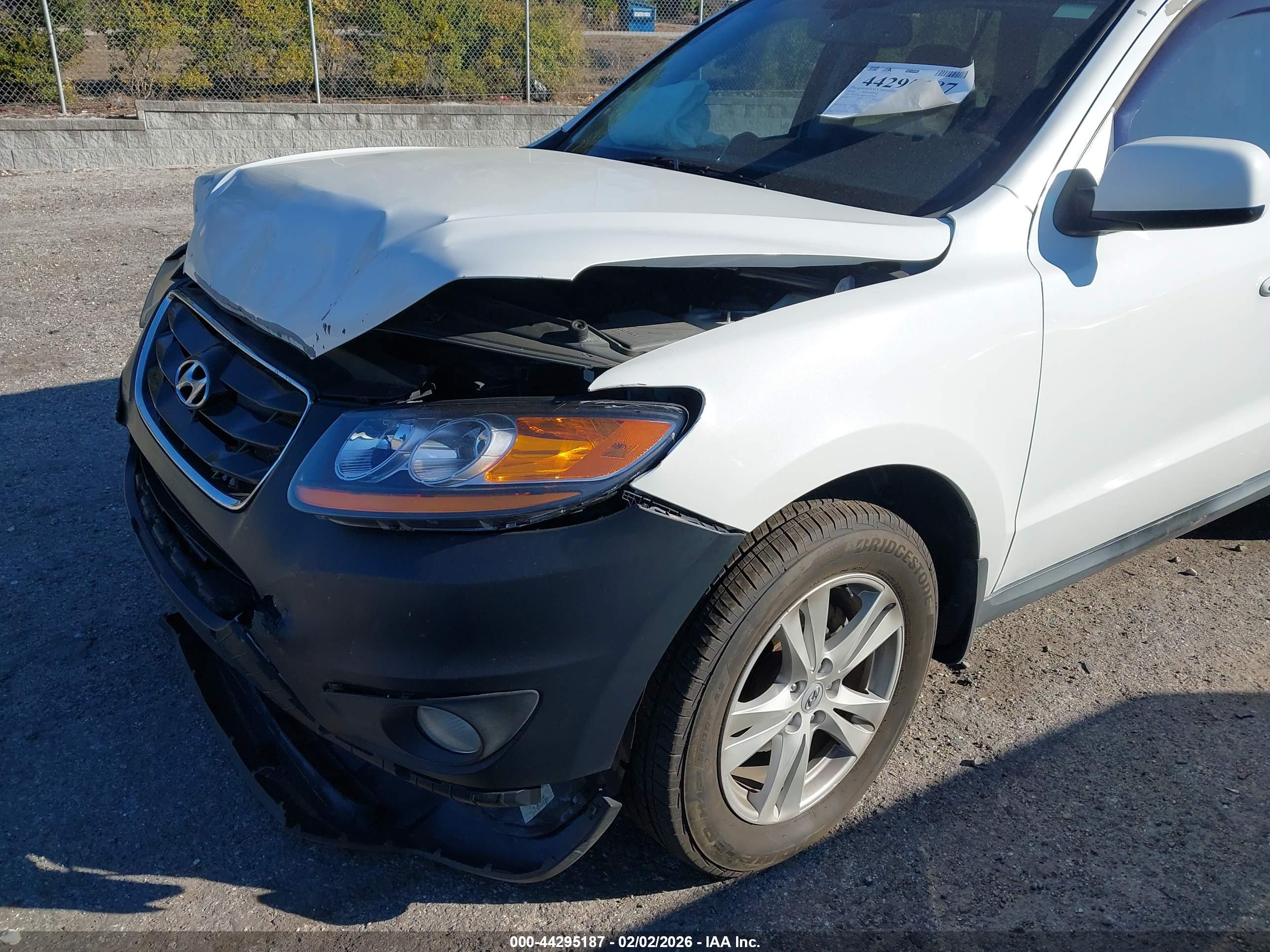 HYUNDAI SANTA image 6