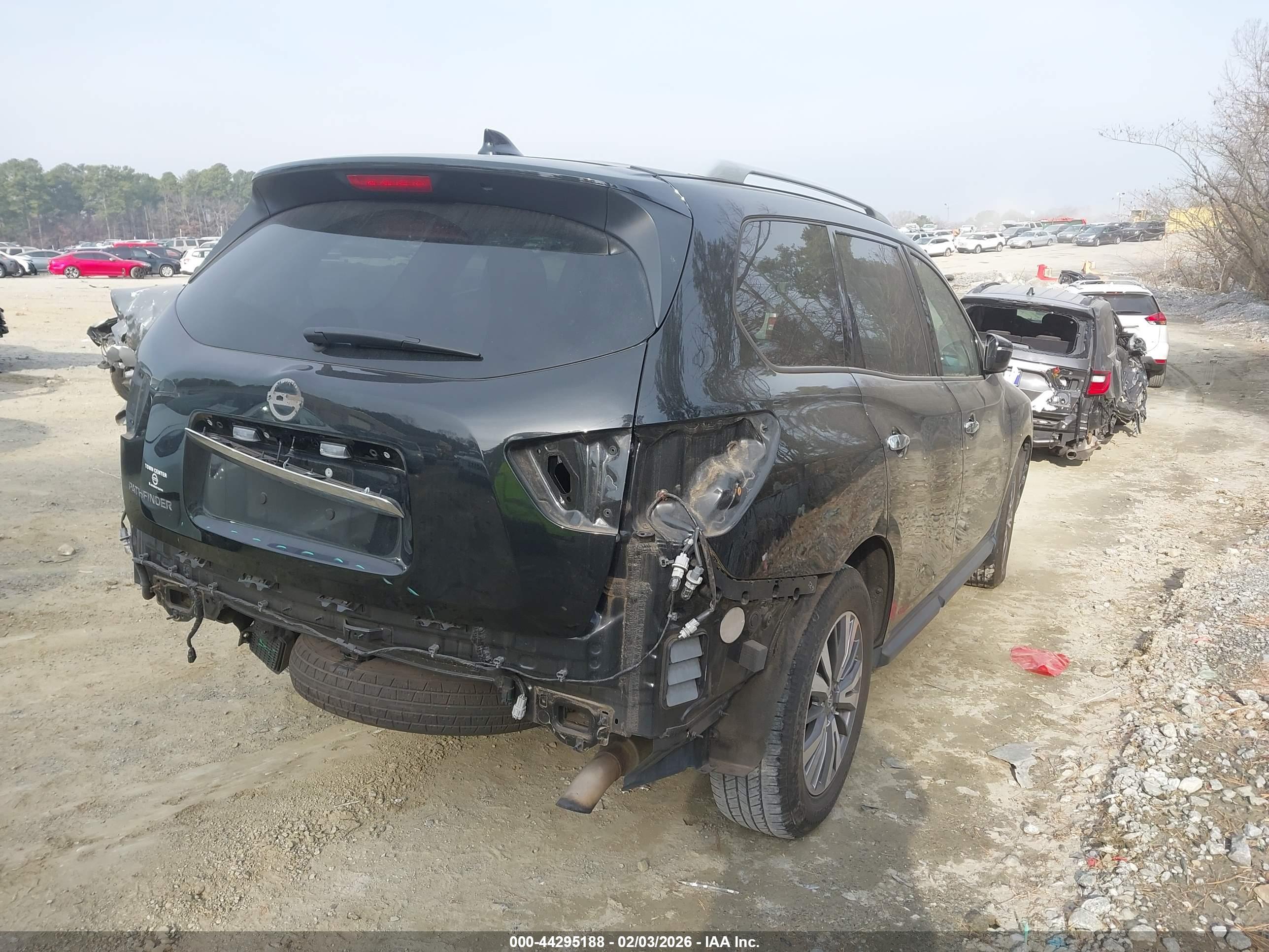 NISSAN PATHFINDER image 4