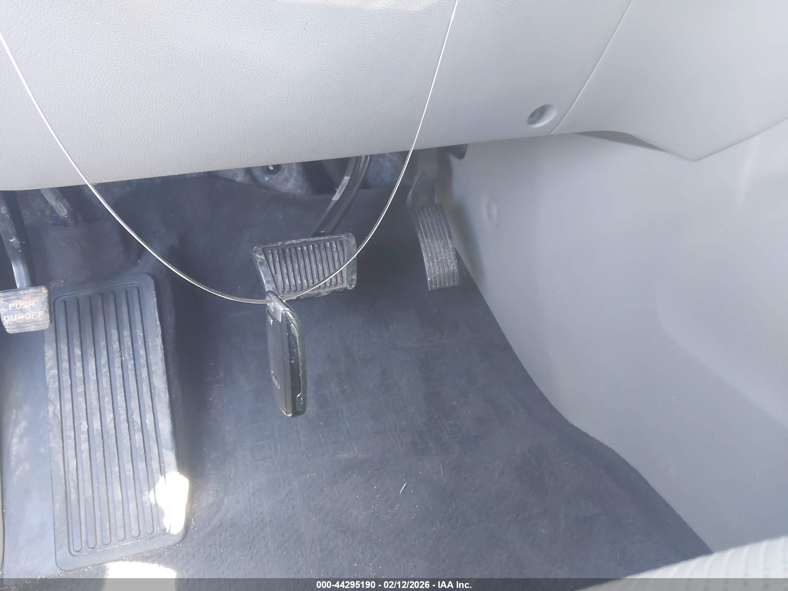 KIA SEDONA image 11
