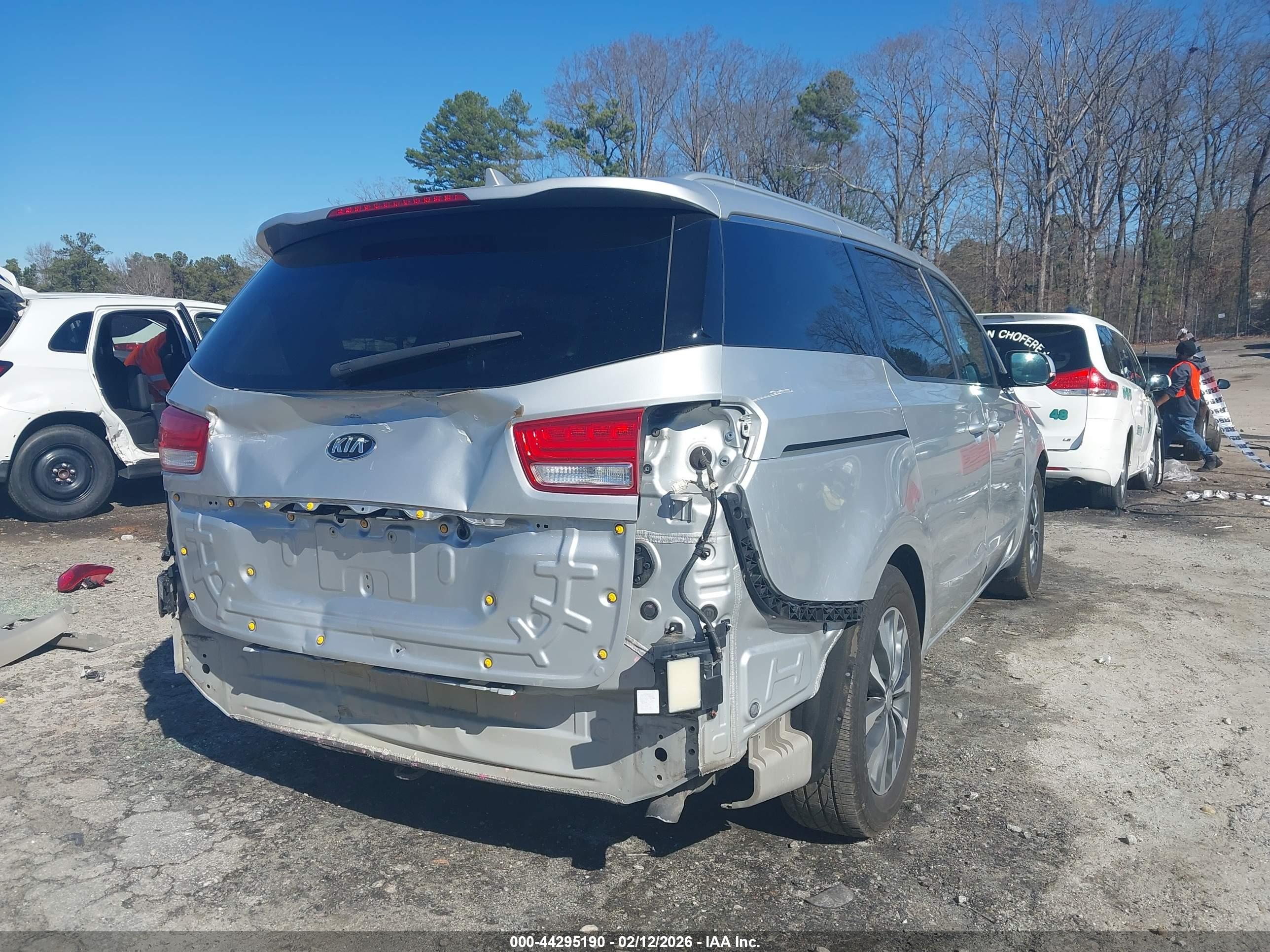KIA SEDONA image 6
