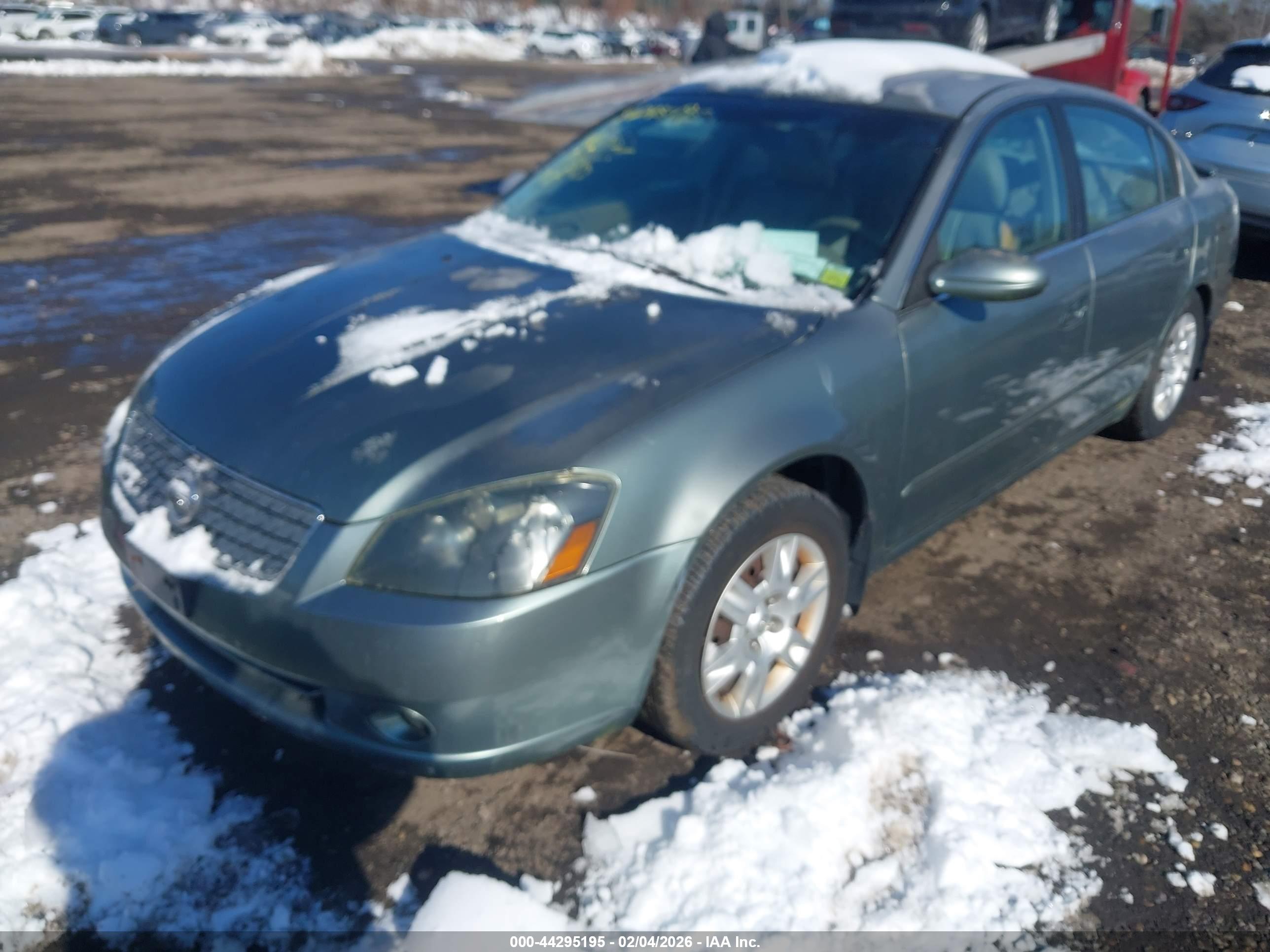 NISSAN ALTIMA image 2
