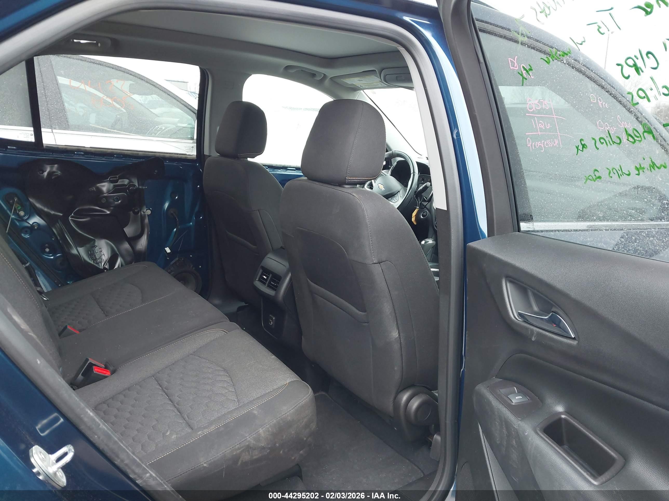 CHEVROLET EQUINOX image 8