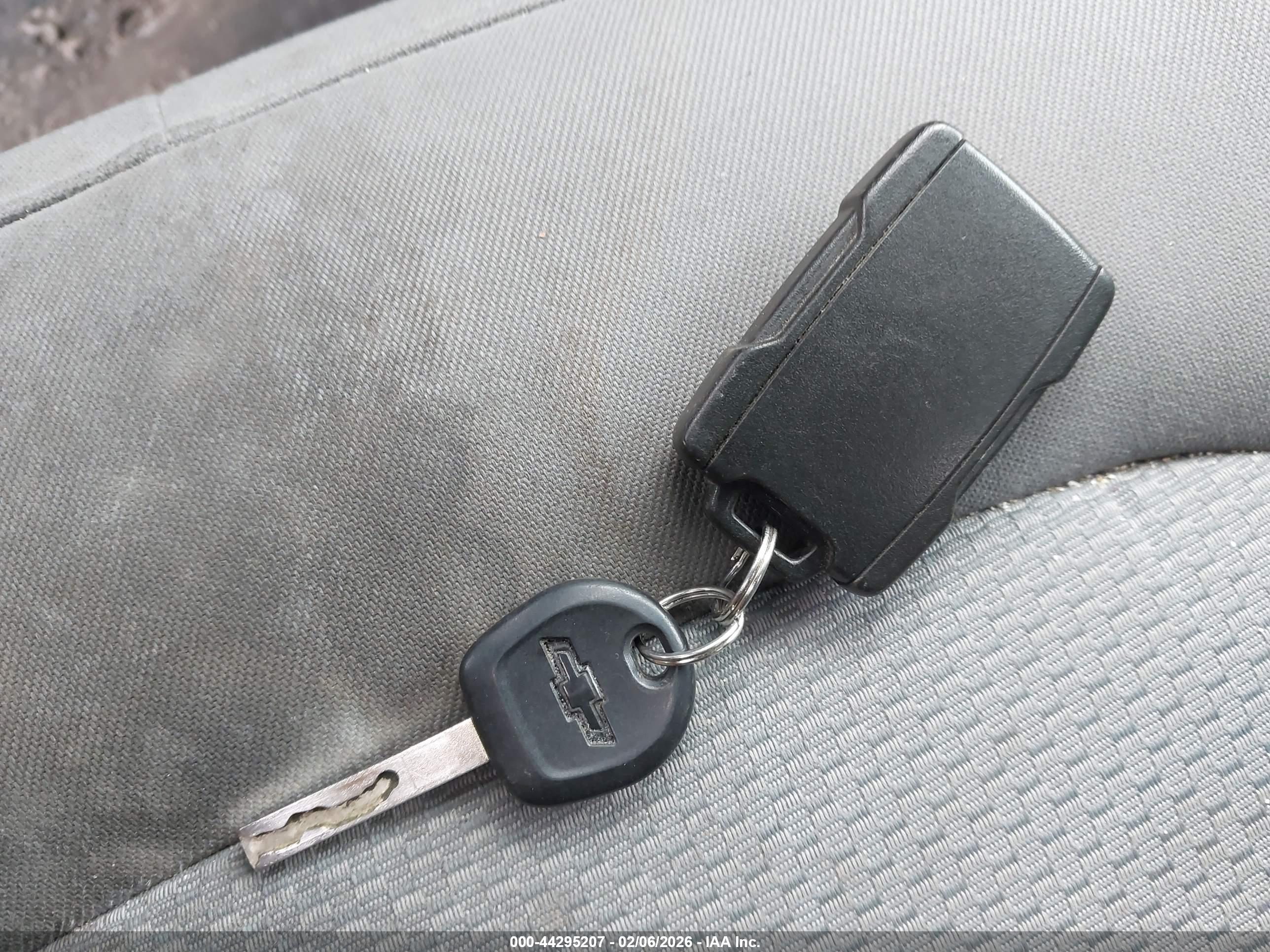 CHEVROLET COLORADO image 11