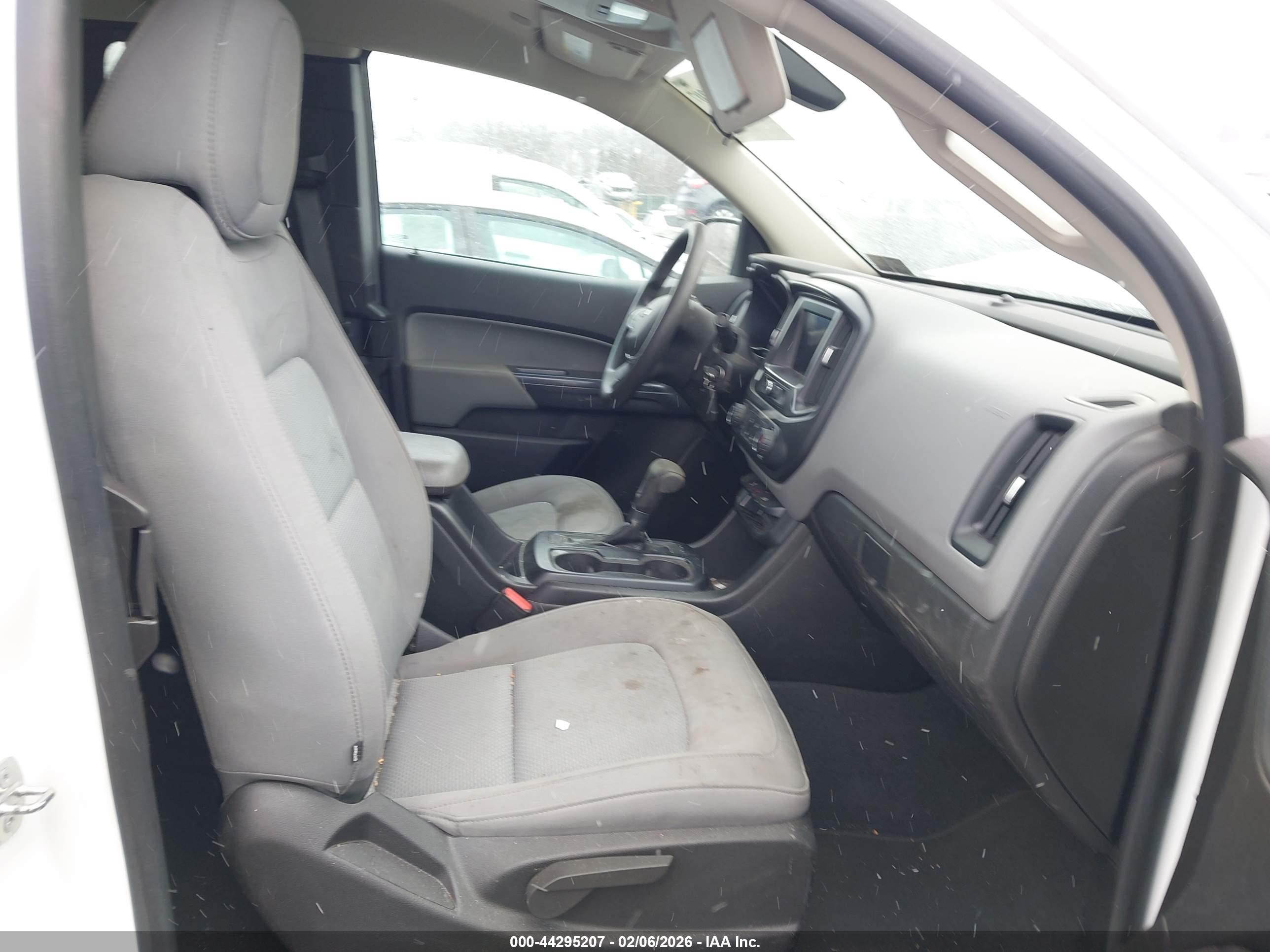 CHEVROLET COLORADO image 5