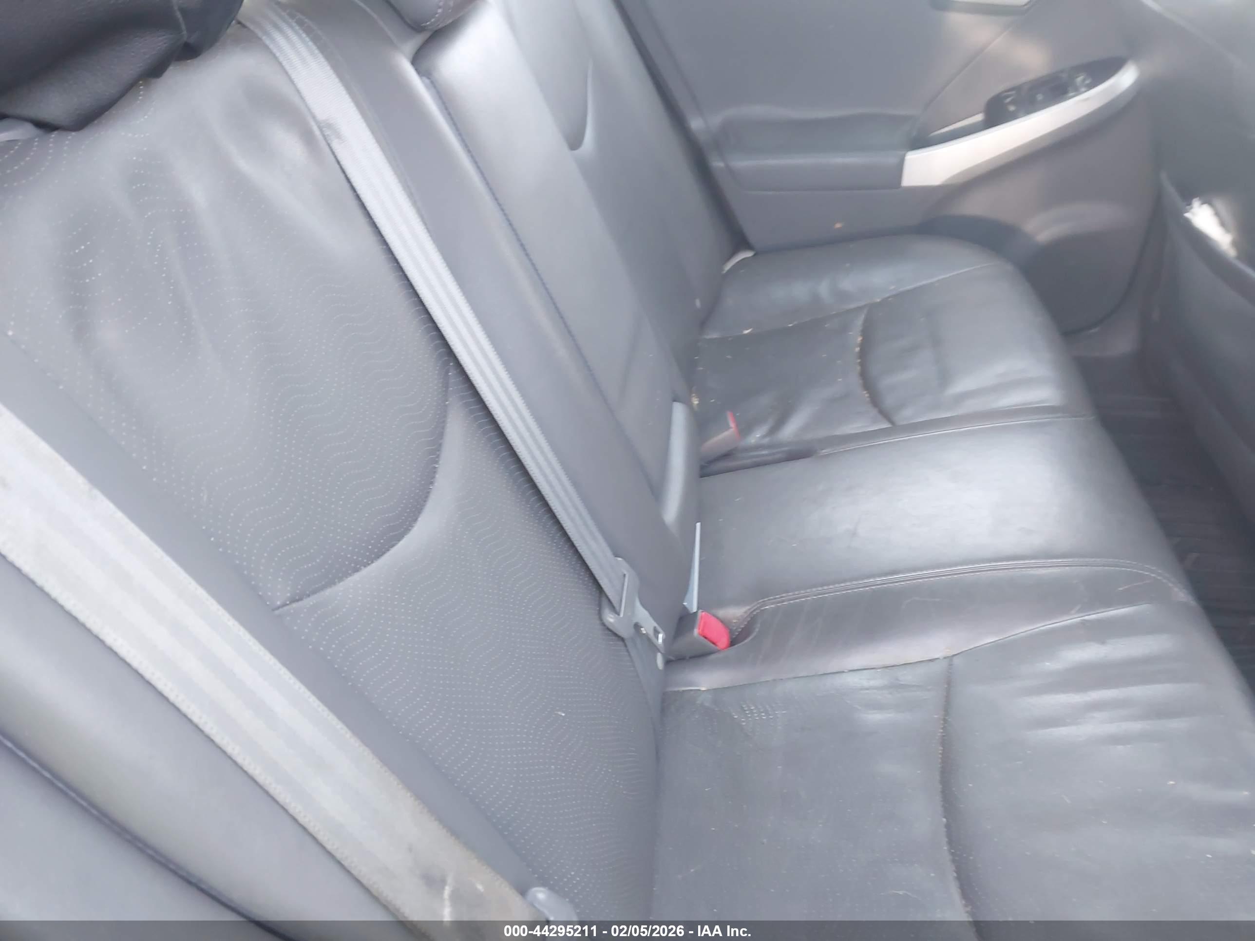 TOYOTA PRIUS image 8