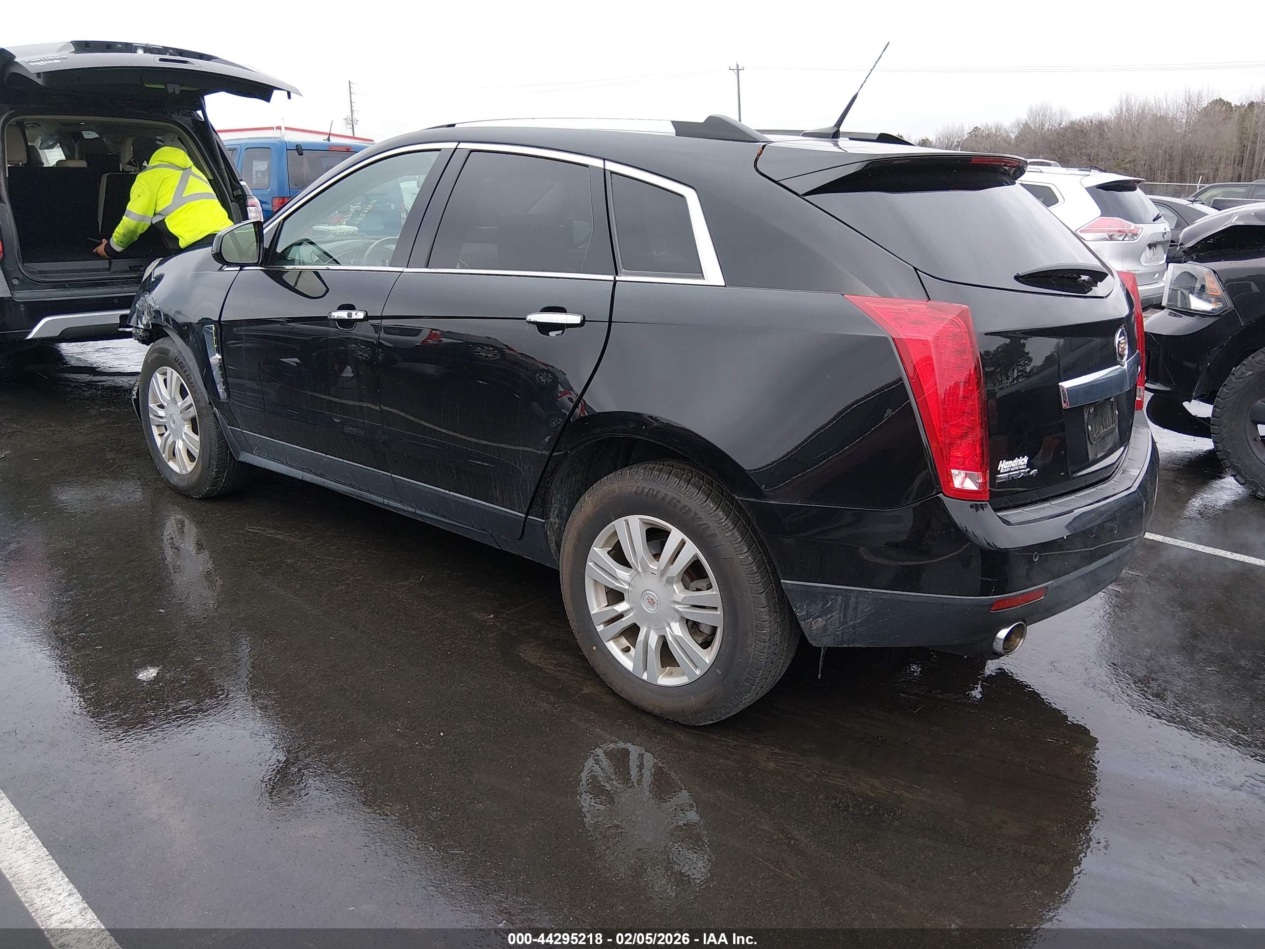 CADILLAC SRX image 3