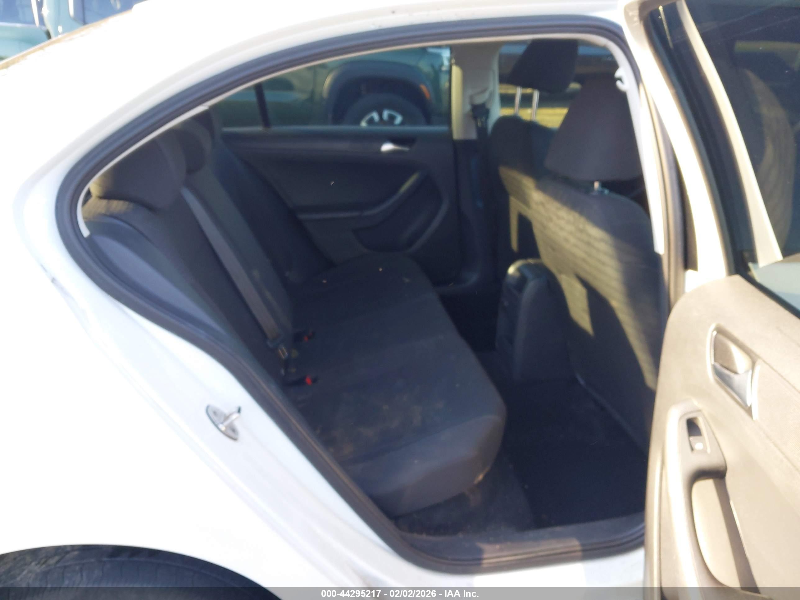 VOLKSWAGEN JETTA image 8