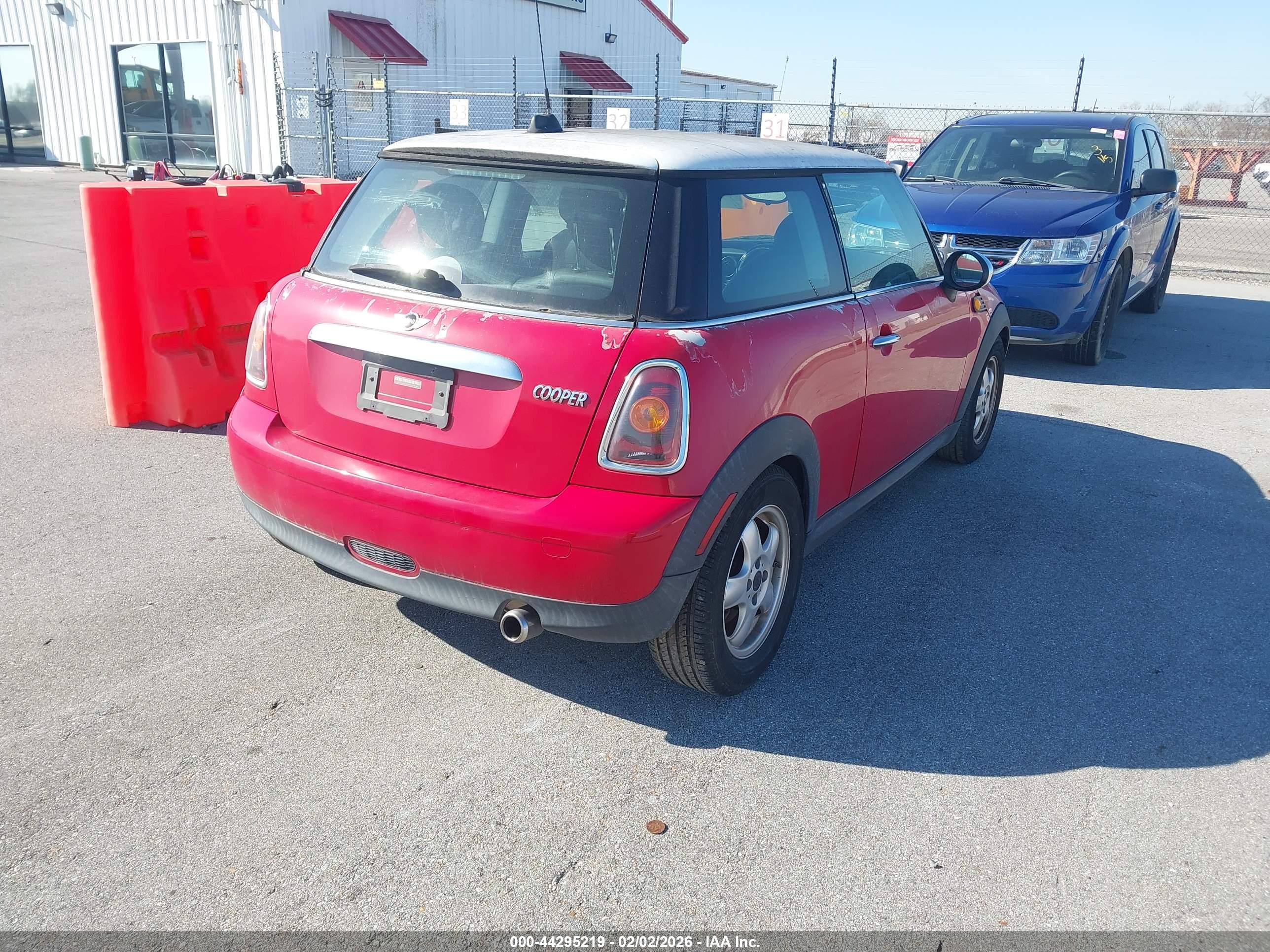 MINI COOPER image 4