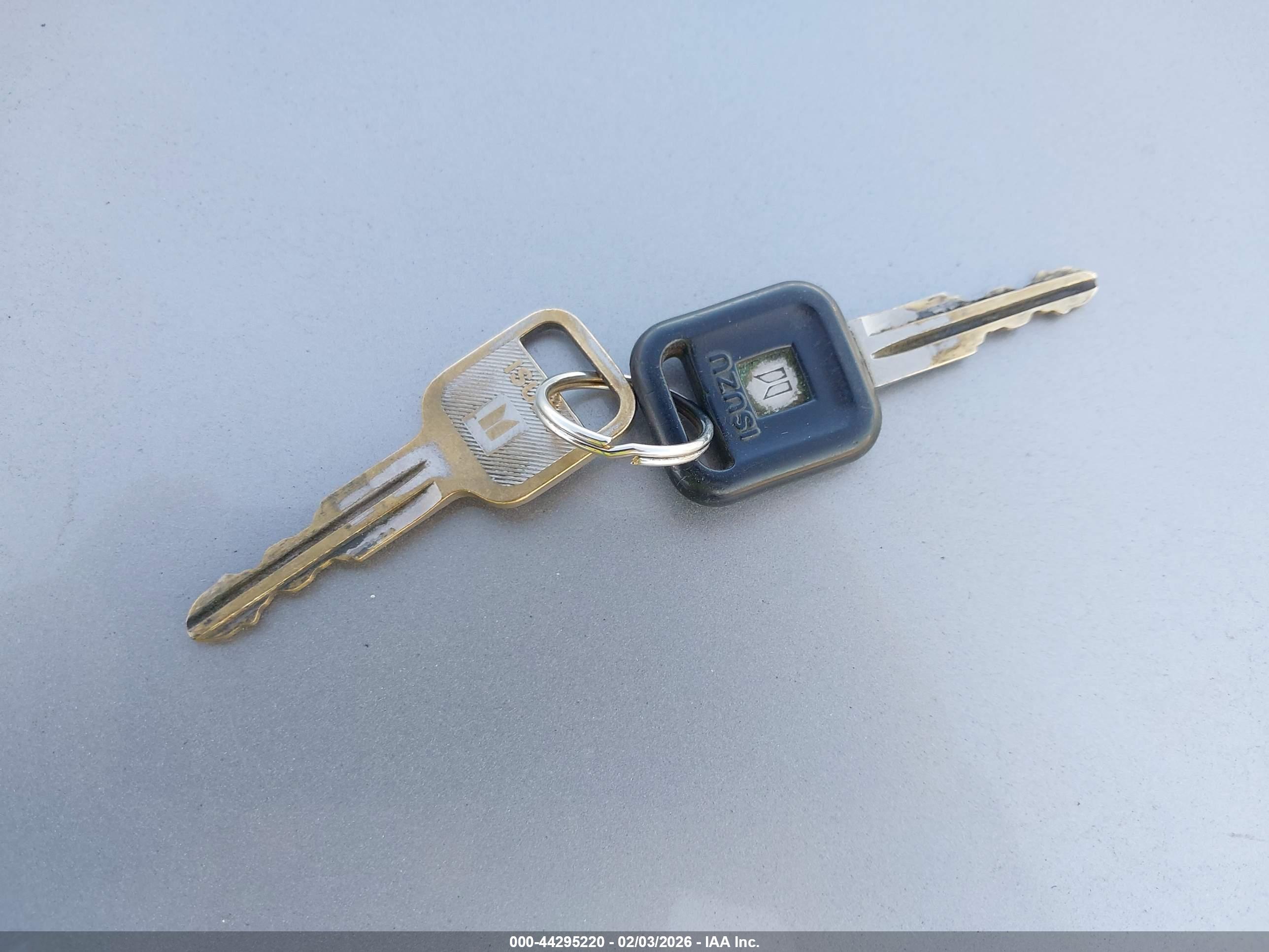 ISUZU TROOPER image 11